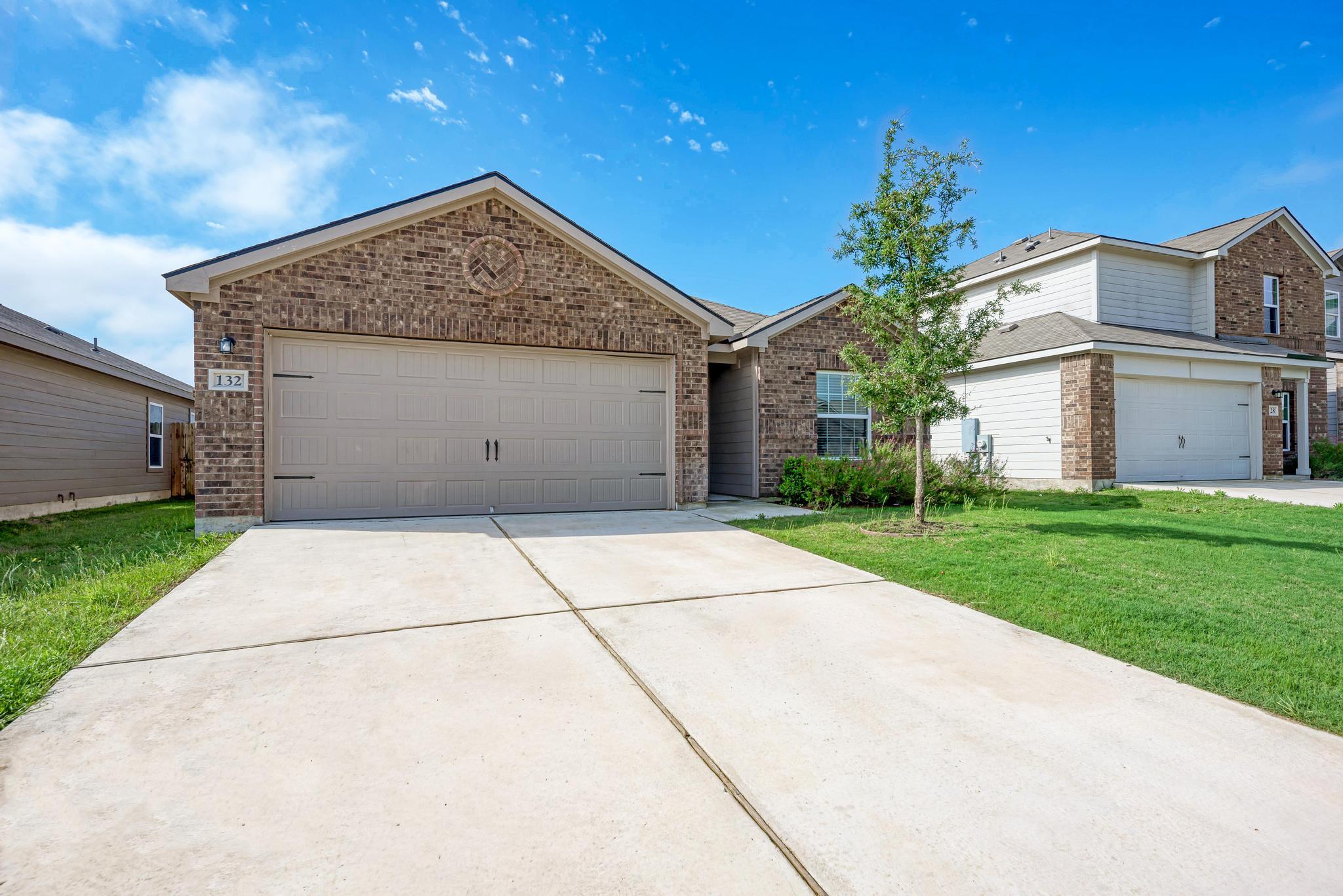 132 Maywood Ln, Jarrell, TX 76537