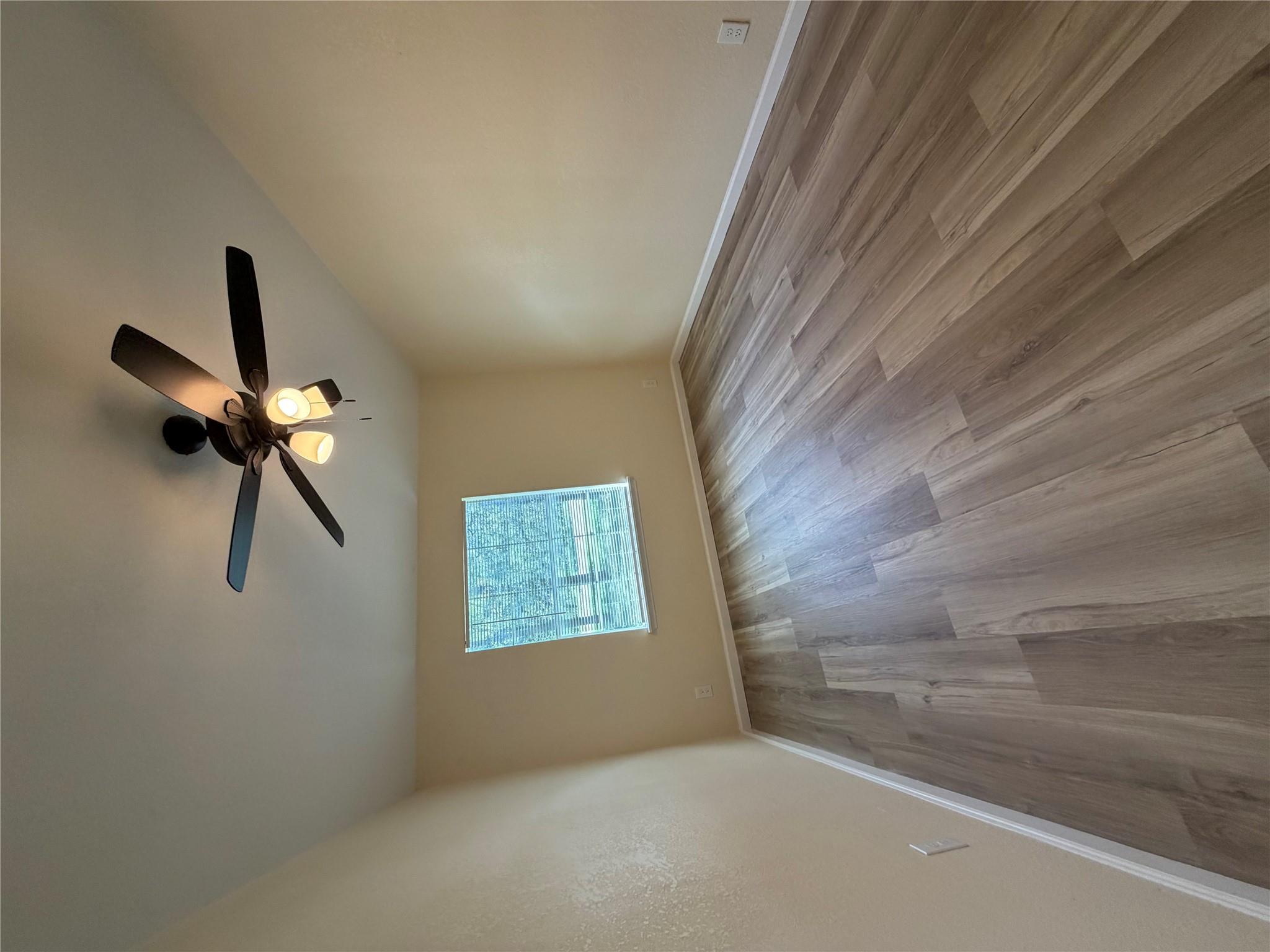 236 Live Oak Dr, Cedar Creek, TX 78612