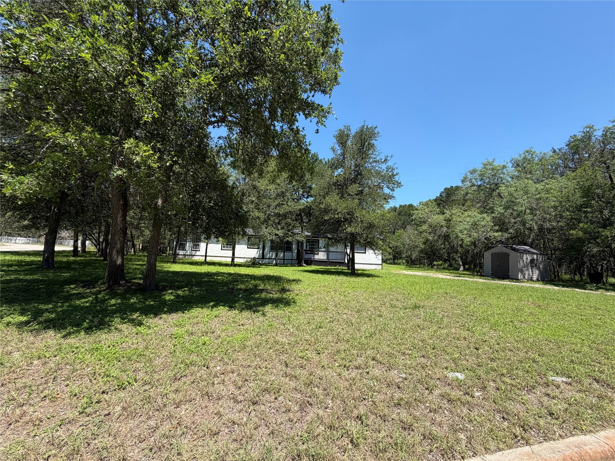 236 Live Oak Dr, Cedar Creek, TX 78612