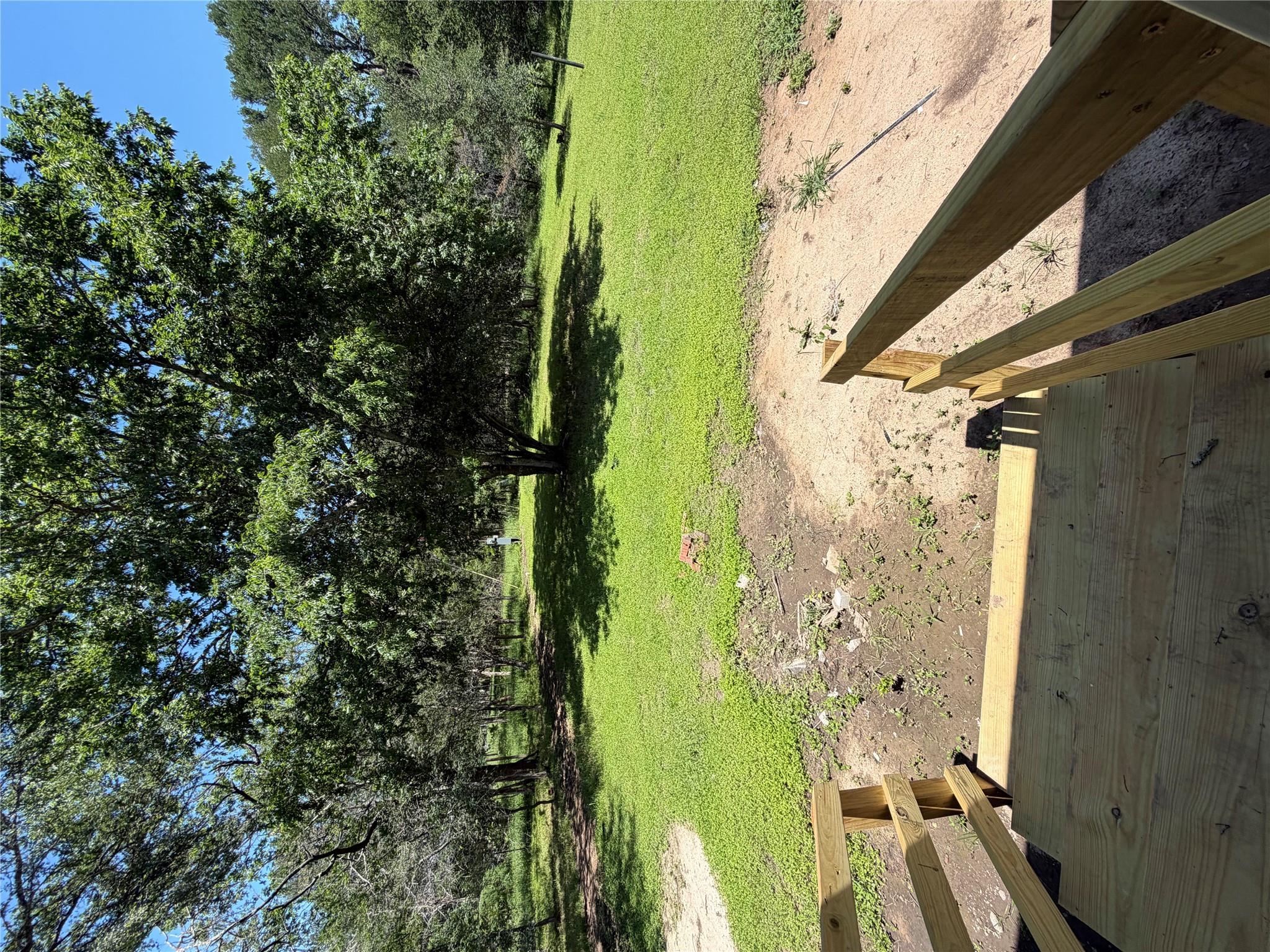236 Live Oak Dr, Cedar Creek, TX 78612