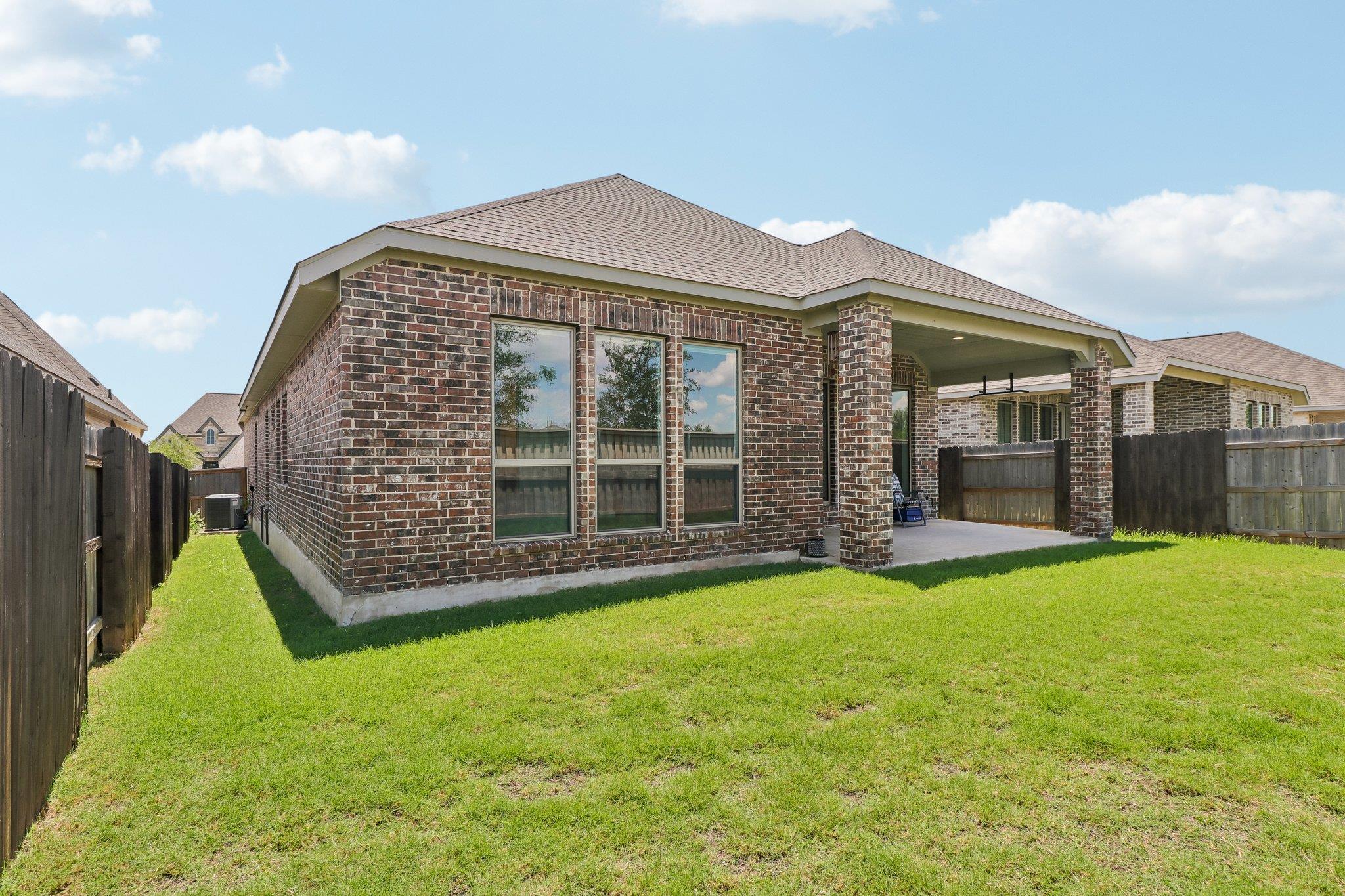 112 Chinaberry Bnd, Bastrop, TX 78602