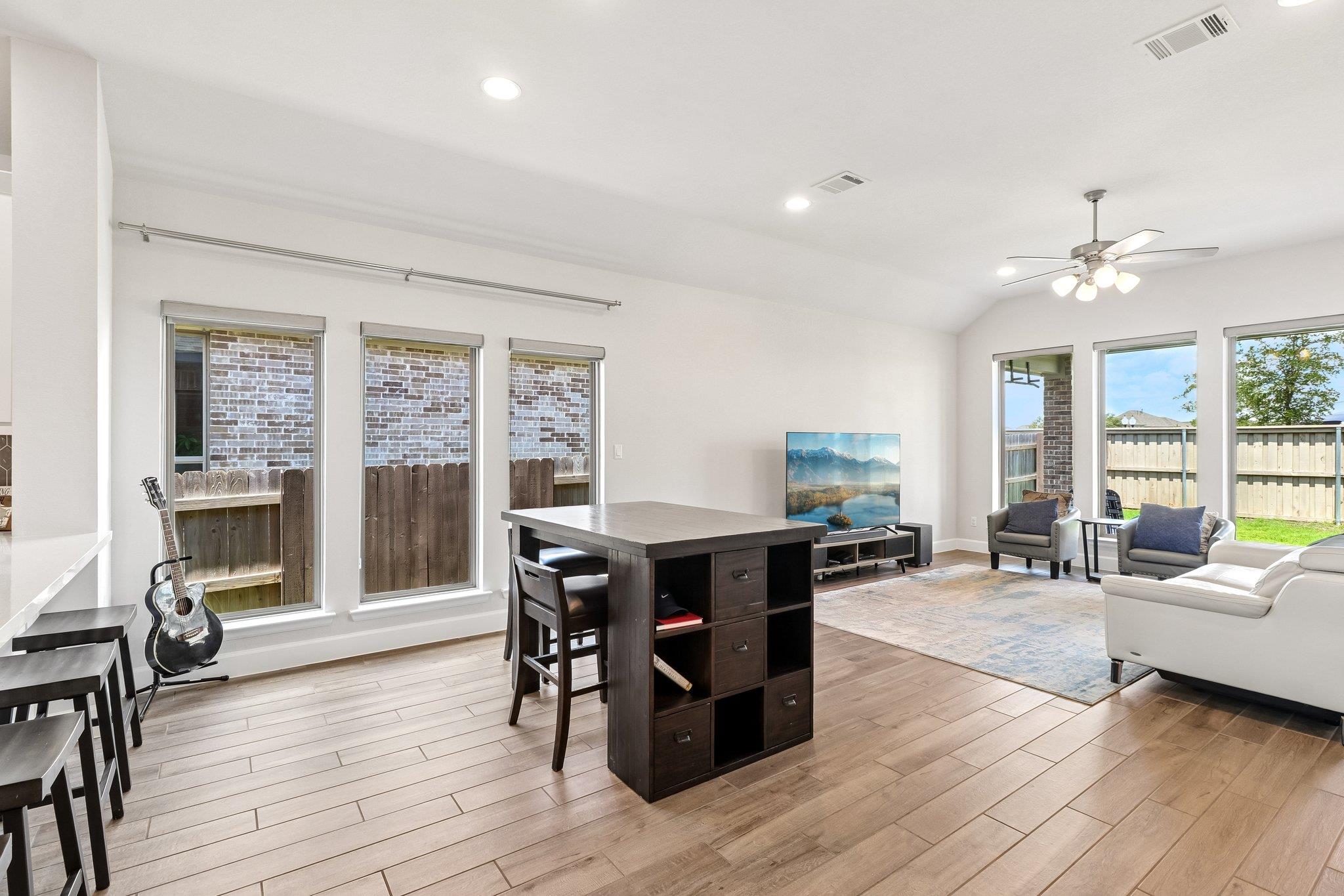 112 Chinaberry Bnd, Bastrop, TX 78602