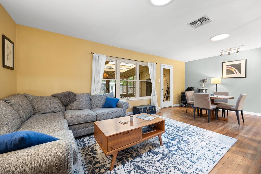 7512 Saint Louis St, Austin, TX 78757