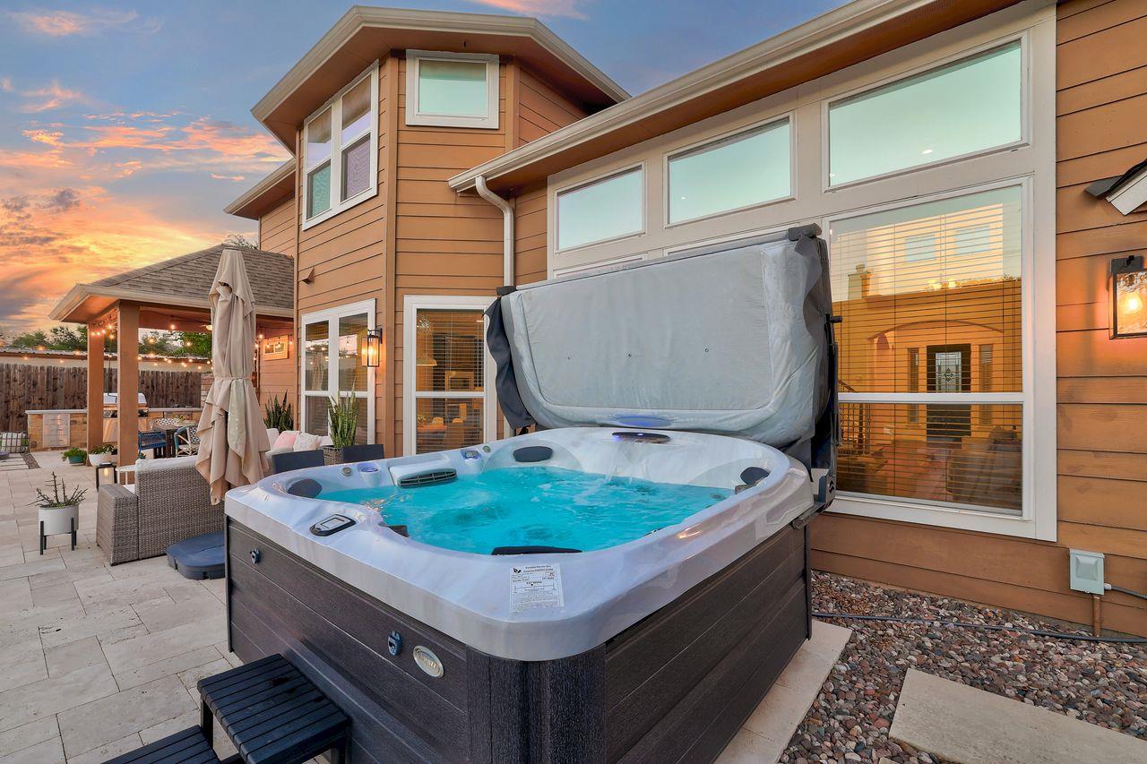1010 Canyon Edge Dr, Austin, TX 78733