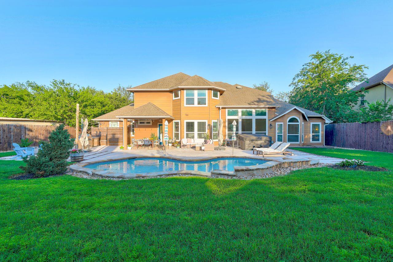 1010 Canyon Edge Dr, Austin, TX 78733