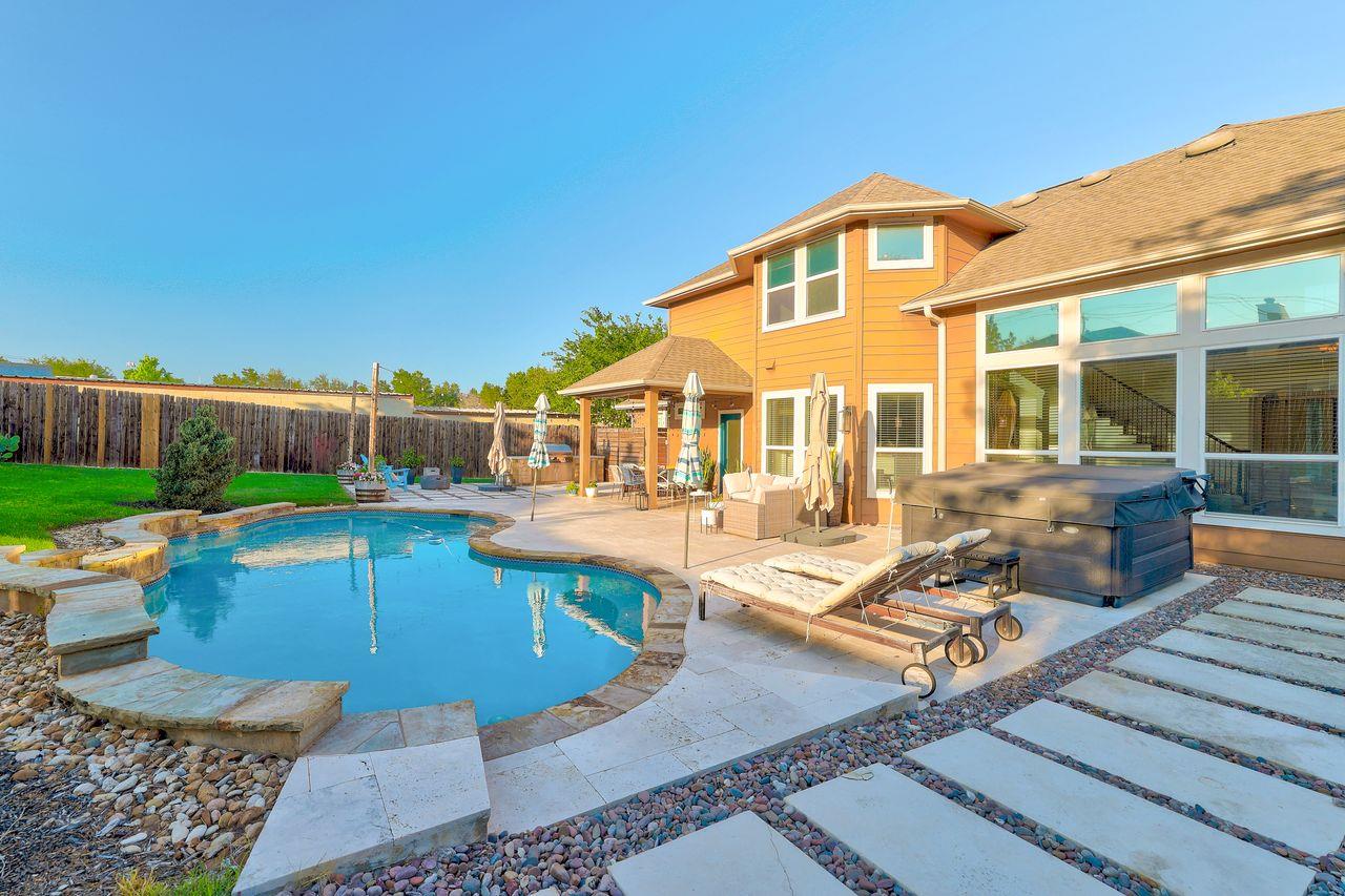 1010 Canyon Edge Dr, Austin, TX 78733