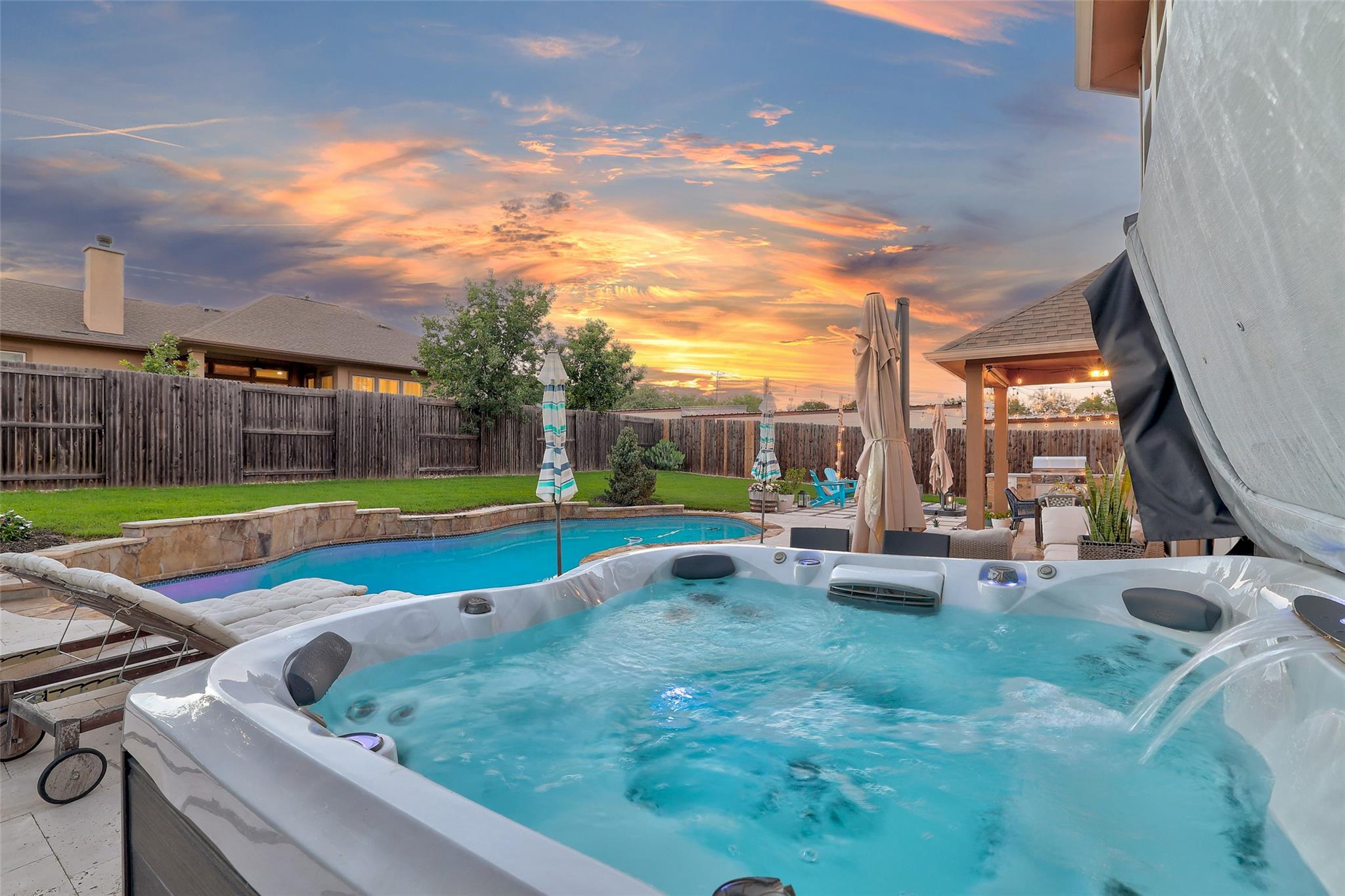 1010 Canyon Edge Dr, Austin, TX 78733