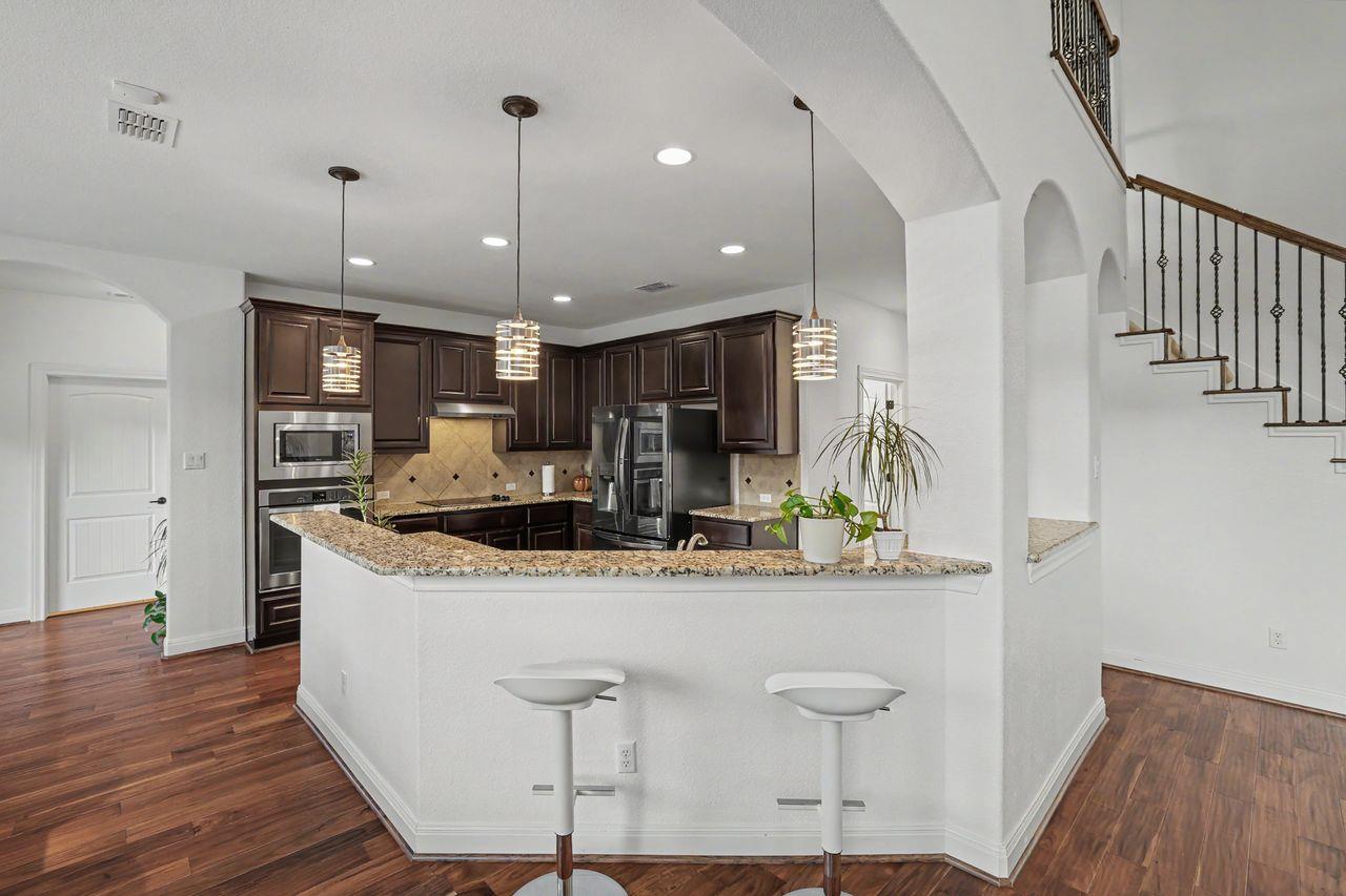 1010 Canyon Edge Dr, Austin, TX 78733