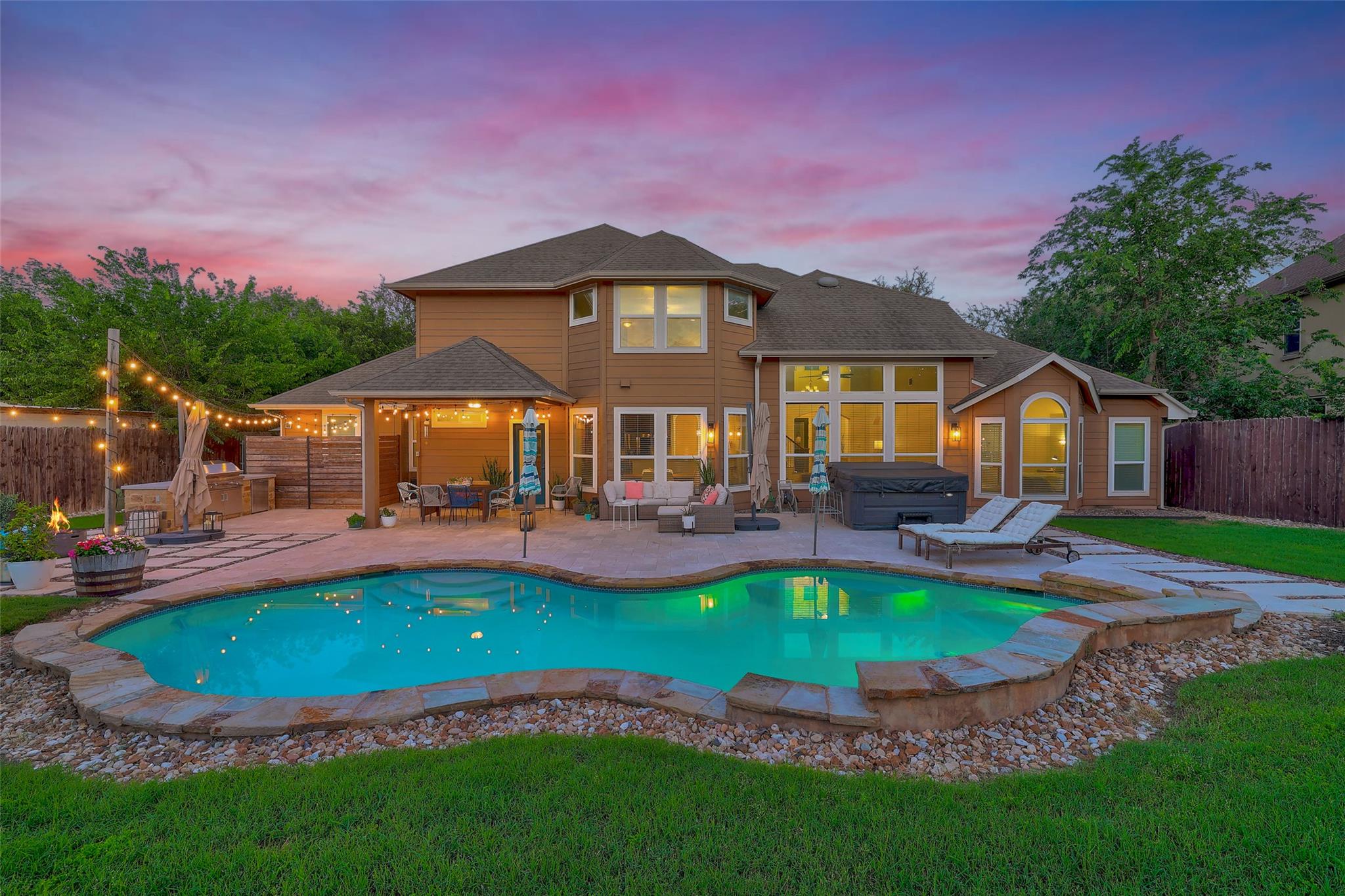 1010 Canyon Edge Dr, Austin, TX 78733