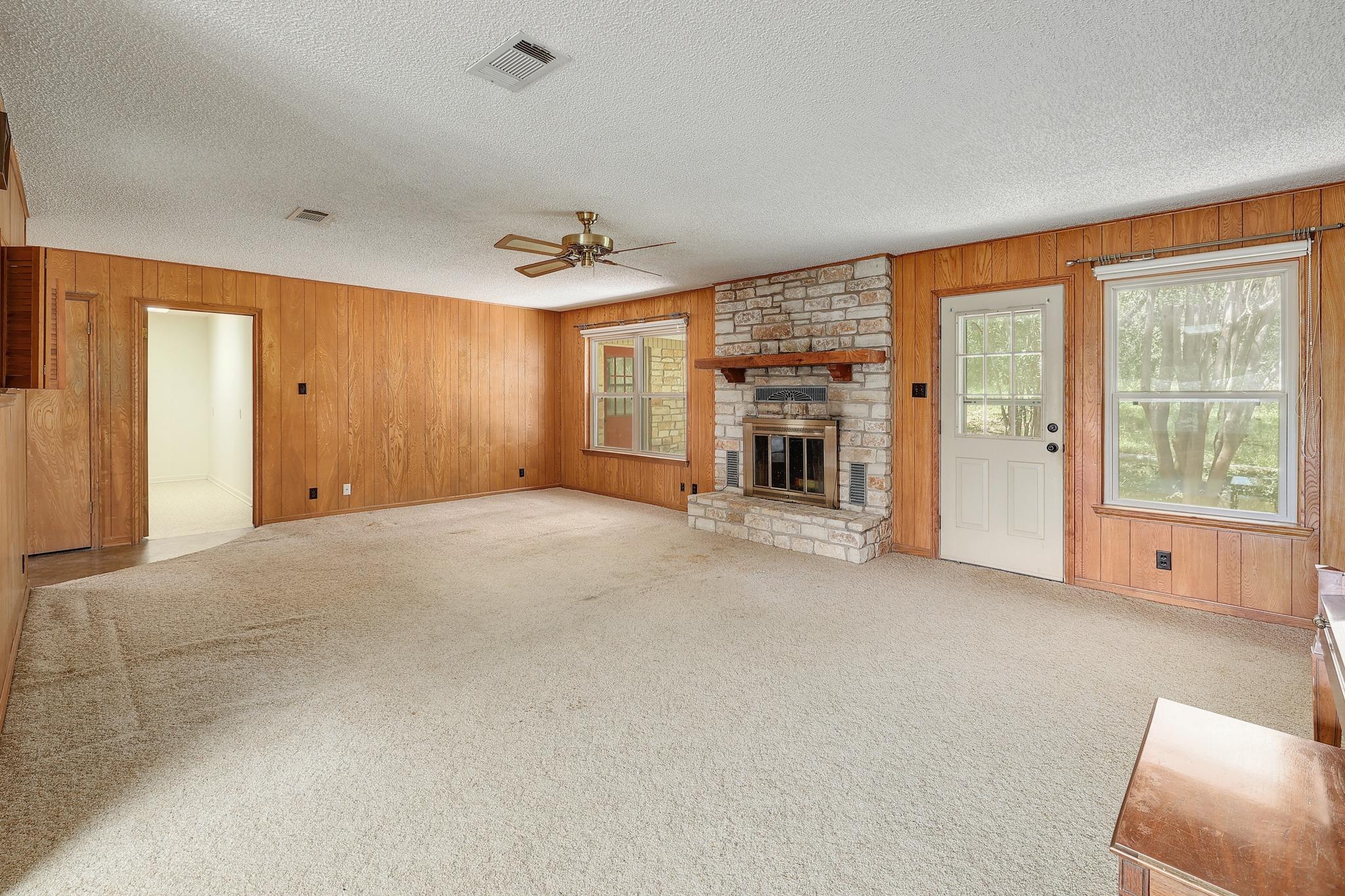 9400 Lauralan Dr, Austin, TX 78736