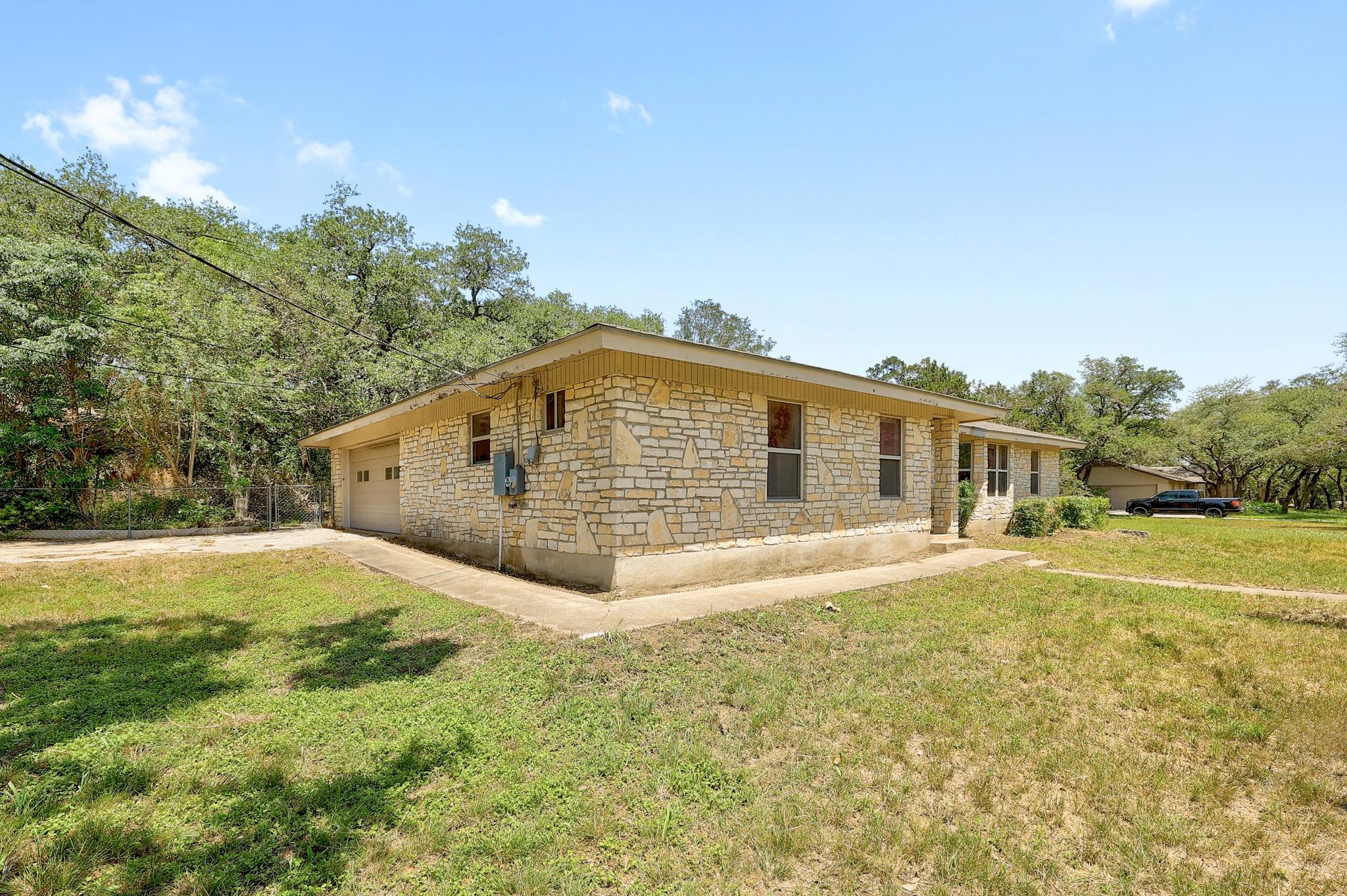 9400 Lauralan Dr, Austin, TX 78736