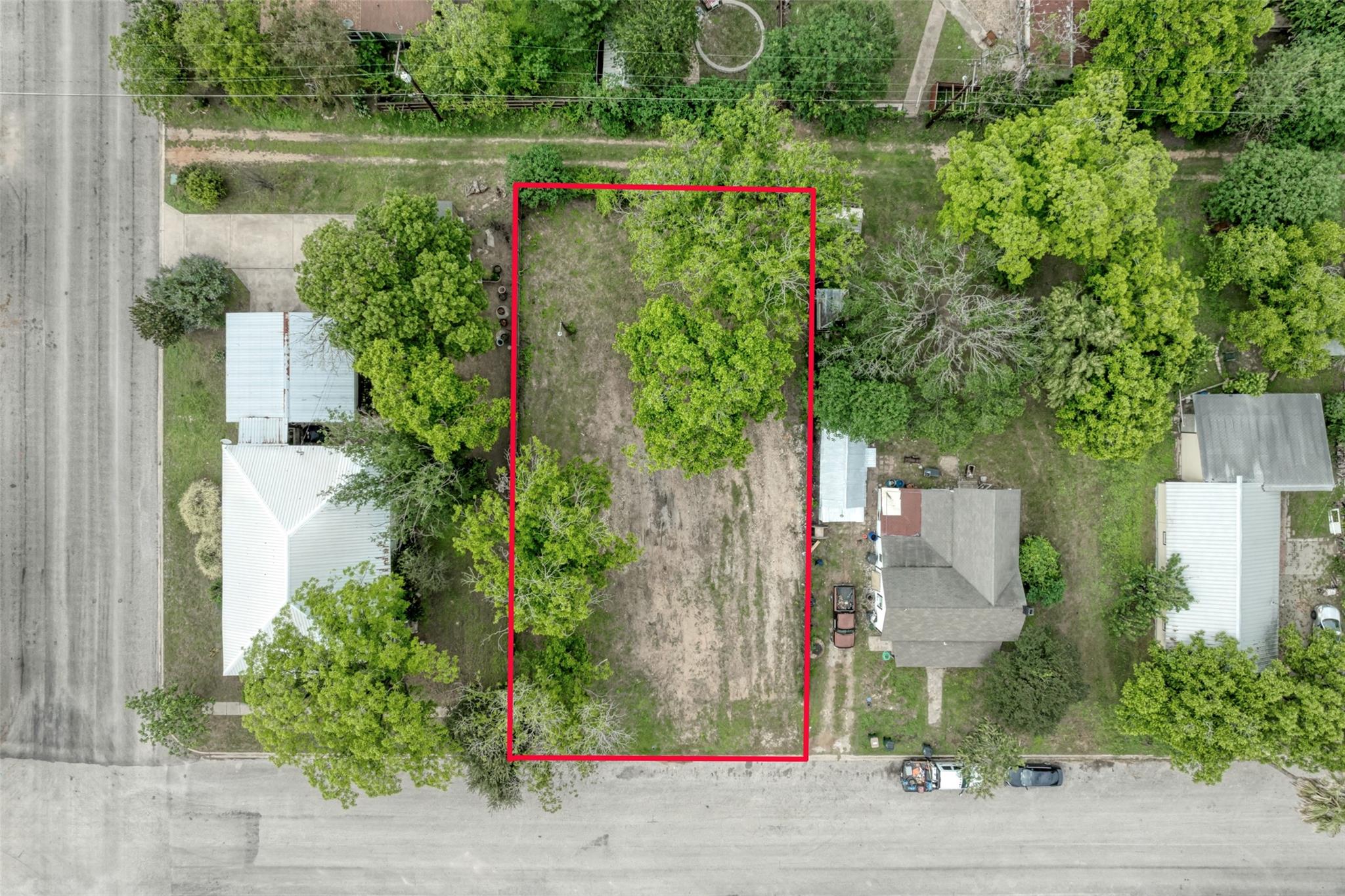 809 E Fannin St, Luling, TX 78648