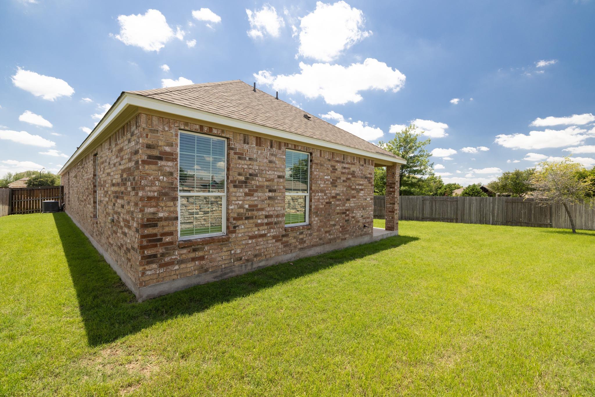 1016 Danish Cv, Hutto, TX 78634