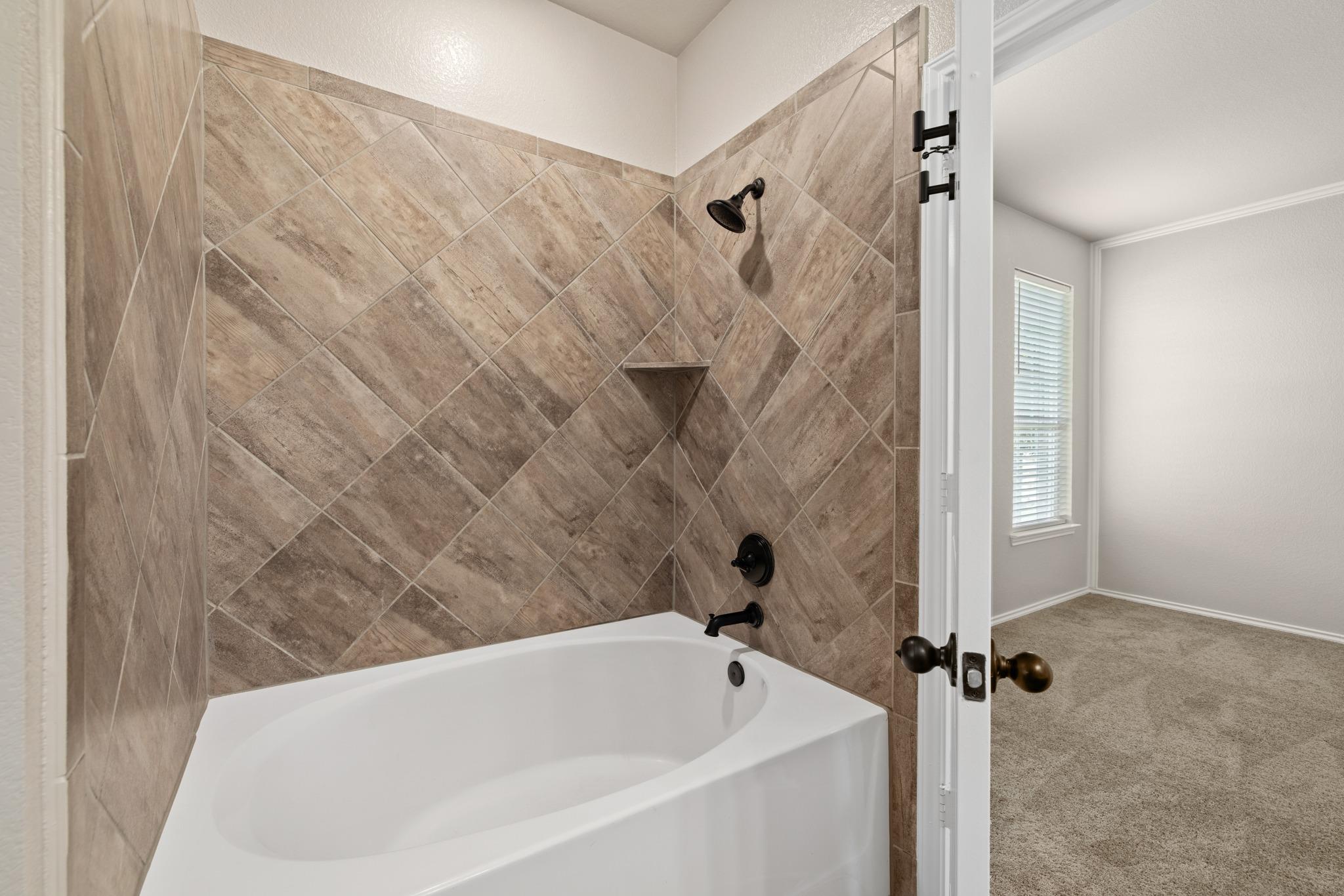 1016 Danish Cv, Hutto, TX 78634