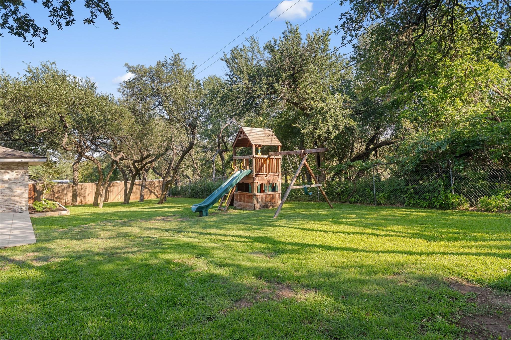 4011 Greystone Dr, Austin, TX 78731