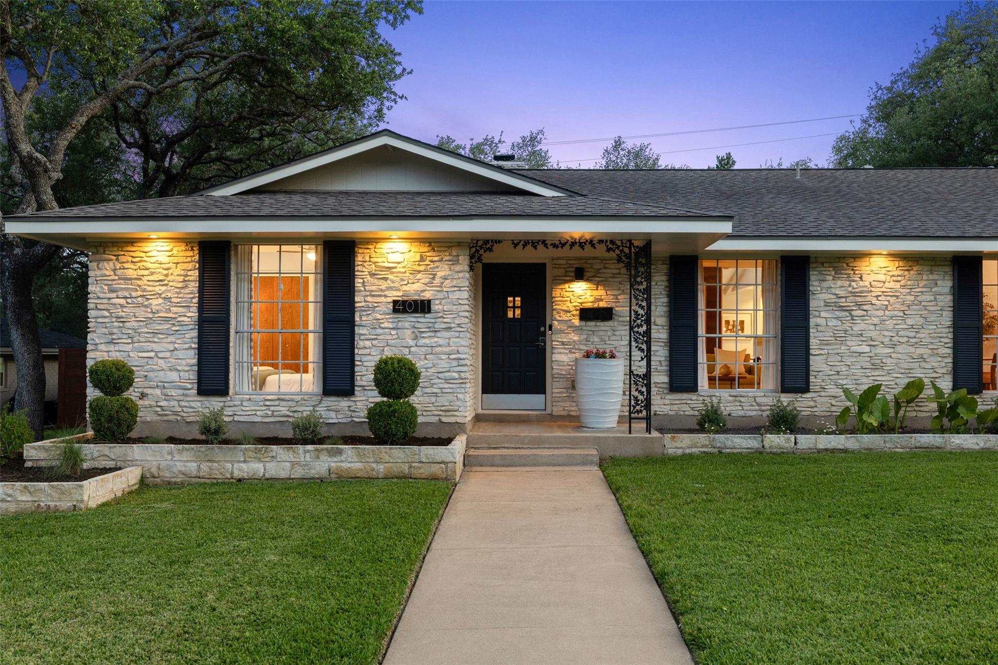 4011 Greystone Dr, Austin, TX 78731