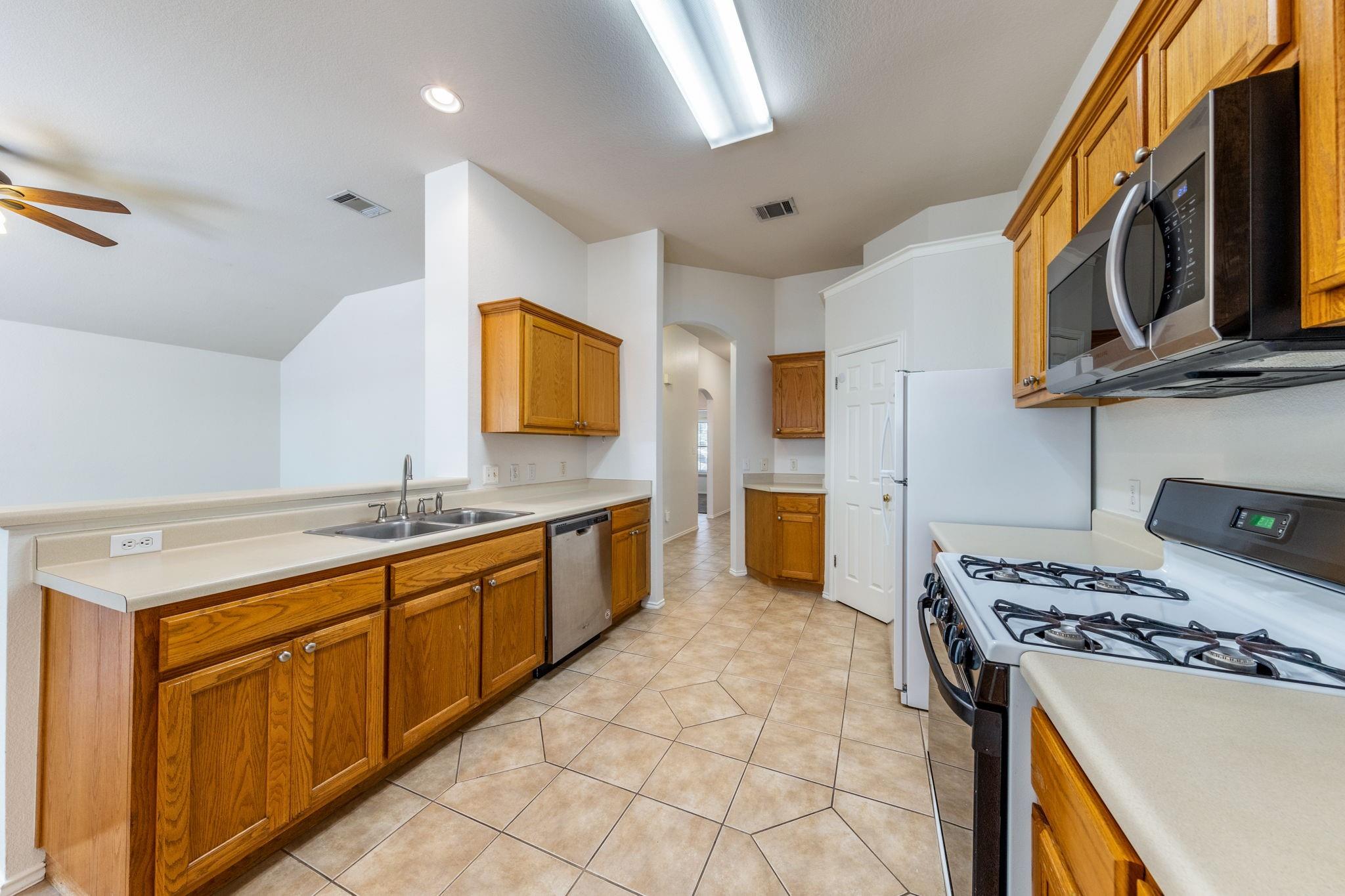 1400 Brighton Bend Ln, Cedar Park, TX 78613