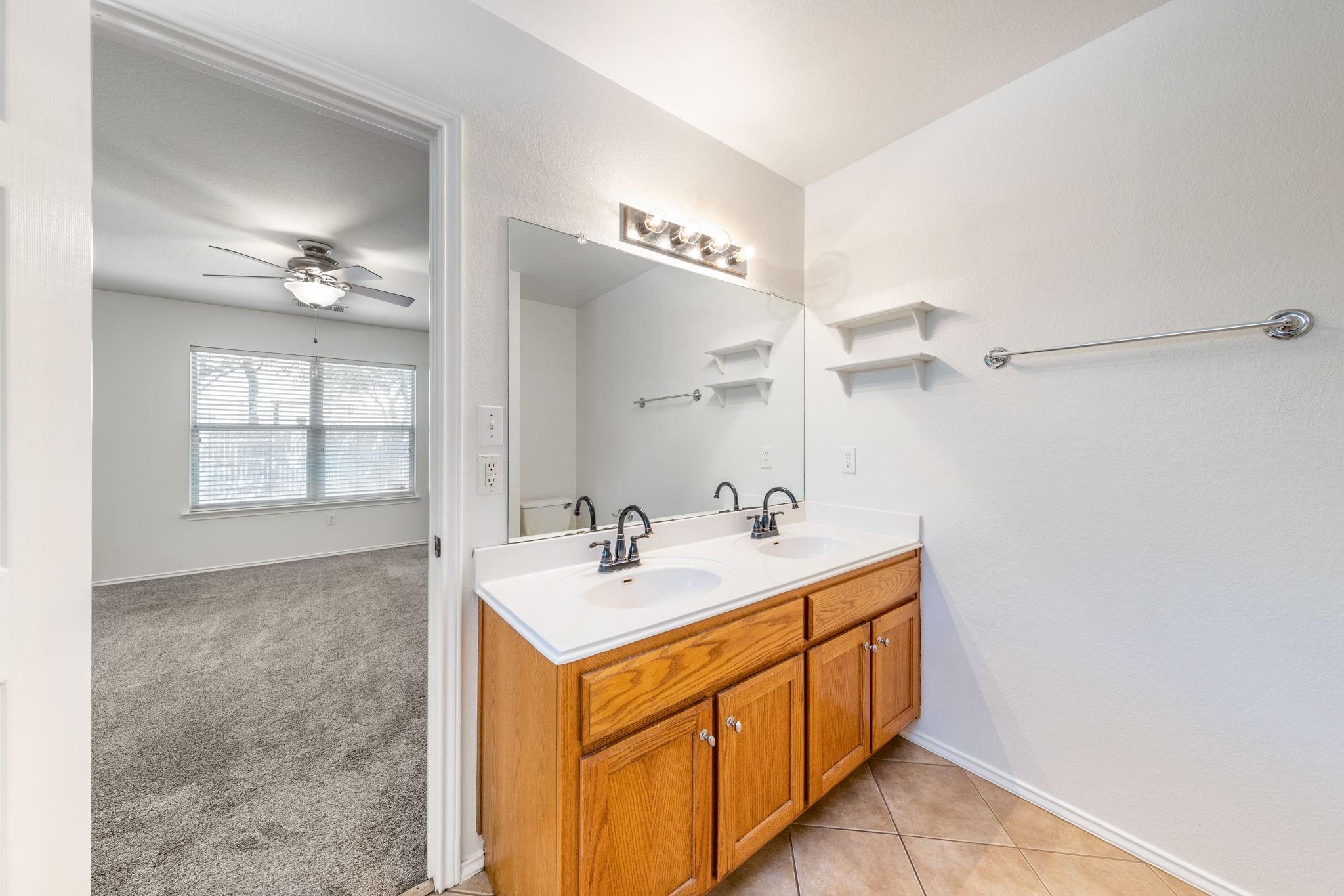 1400 Brighton Bend Ln, Cedar Park, TX 78613