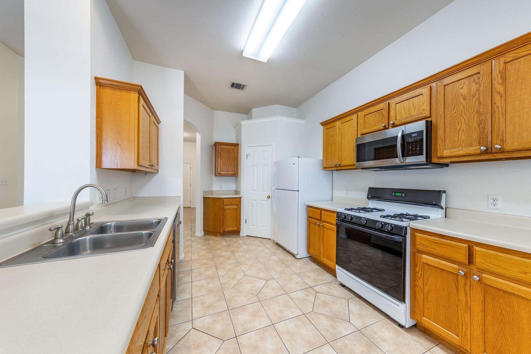 1400 Brighton Bend Ln, Cedar Park, TX 78613