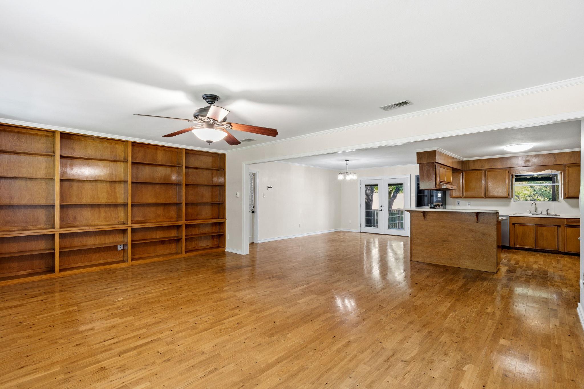 1110 Hollybluff St, Austin, TX 78753