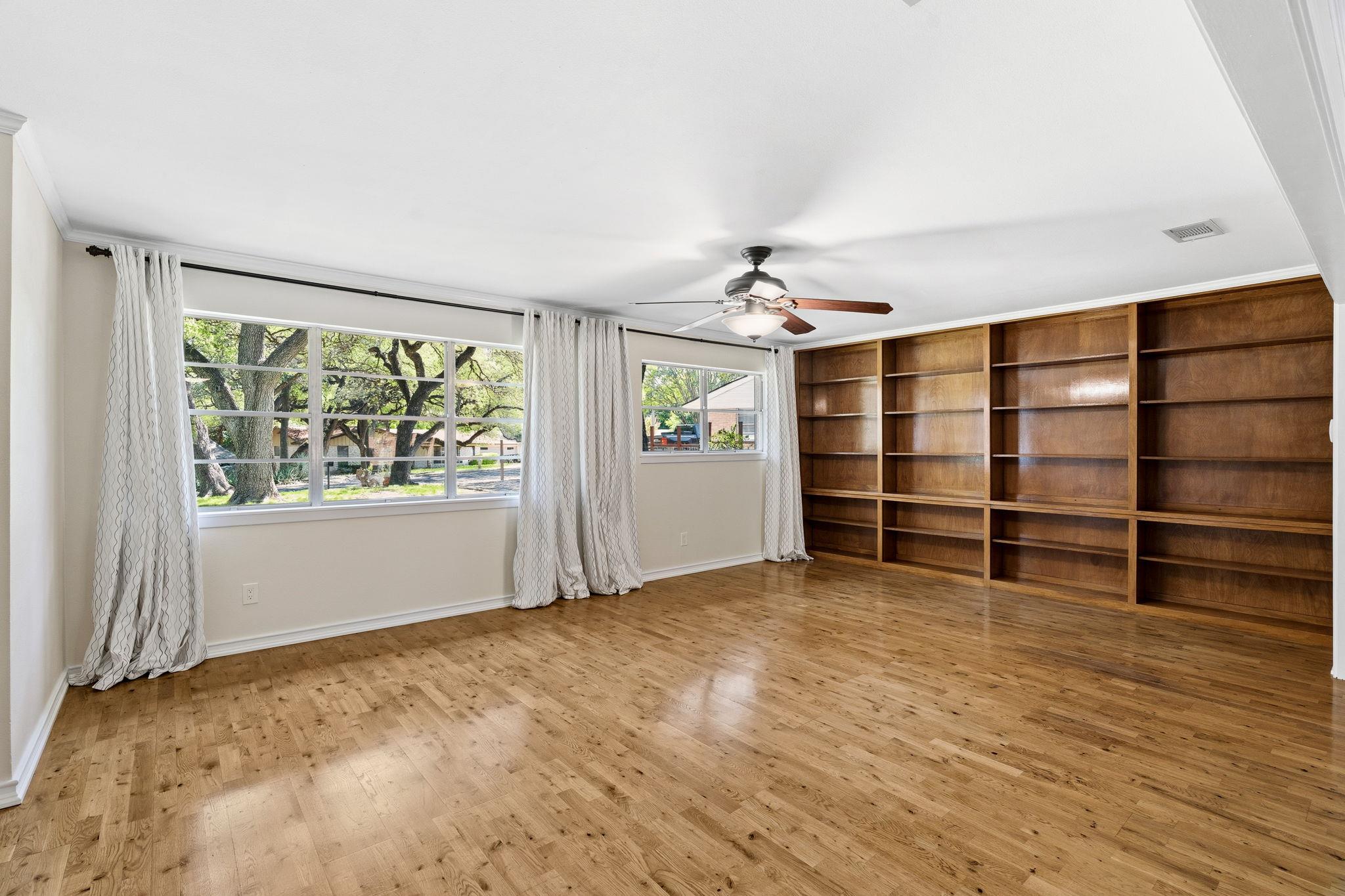 1110 Hollybluff St, Austin, TX 78753