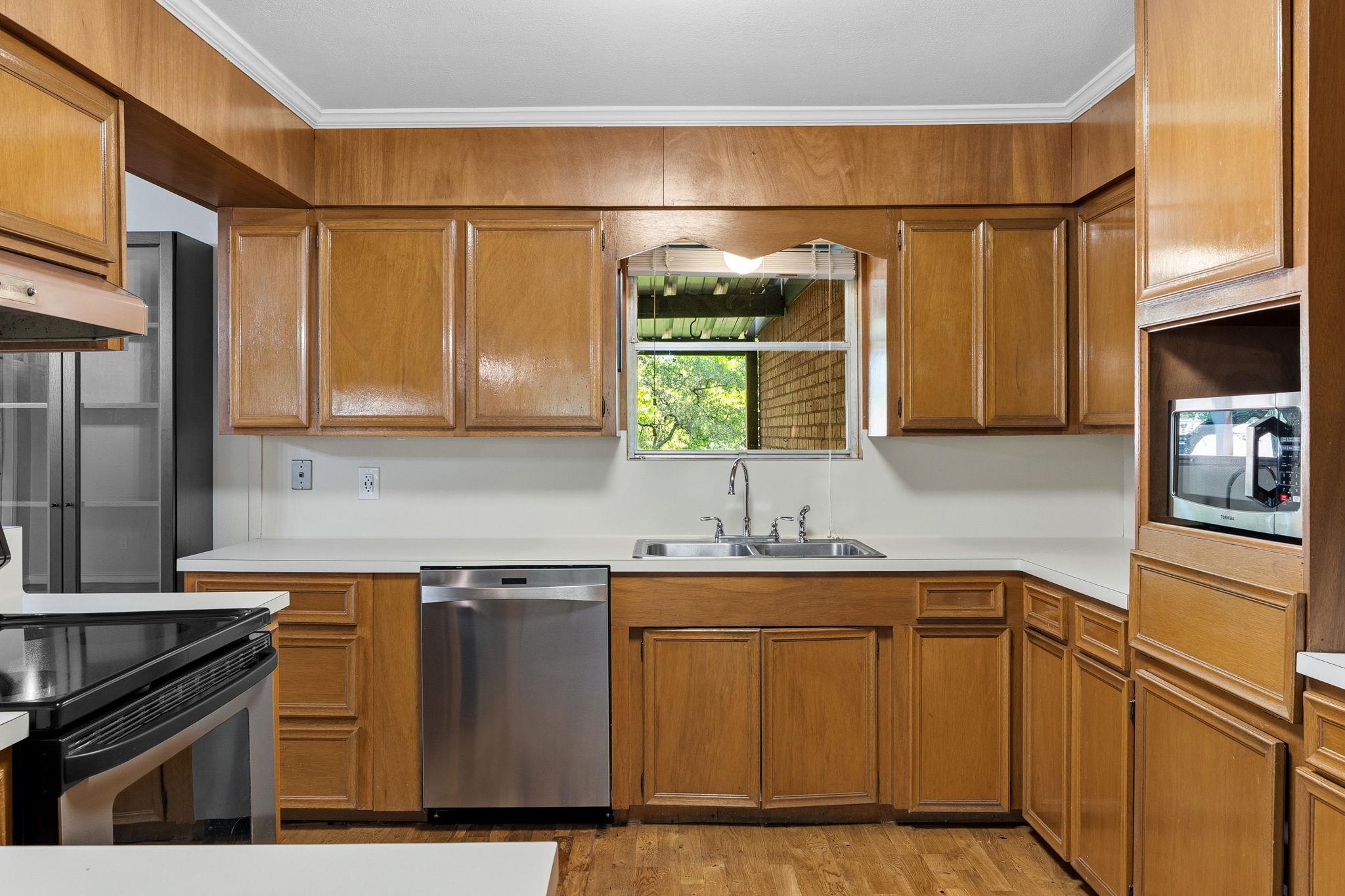 1110 Hollybluff St, Austin, TX 78753