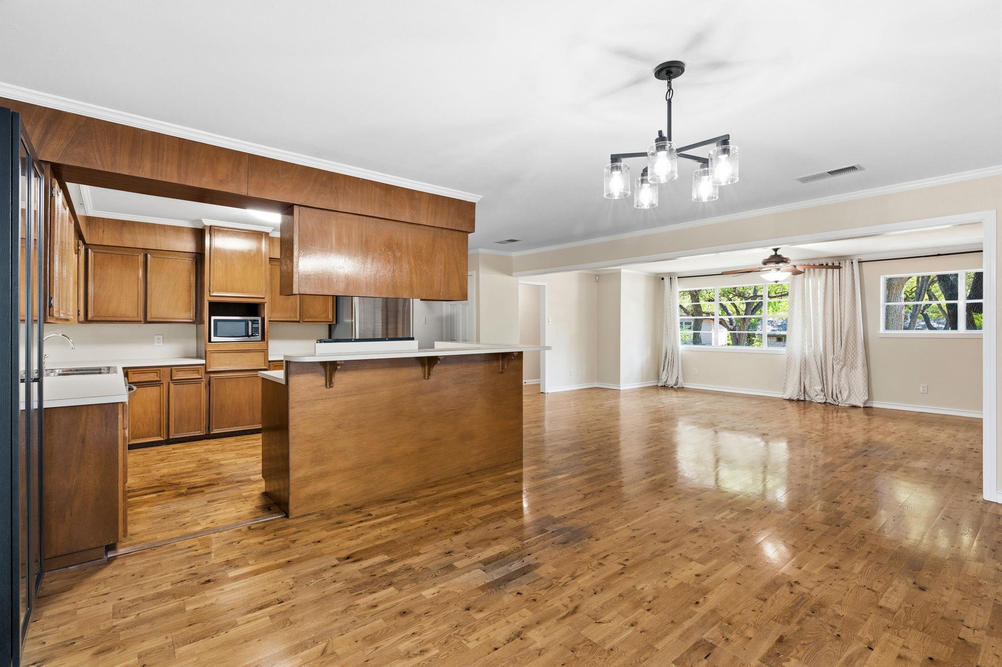 1110 Hollybluff St, Austin, TX 78753