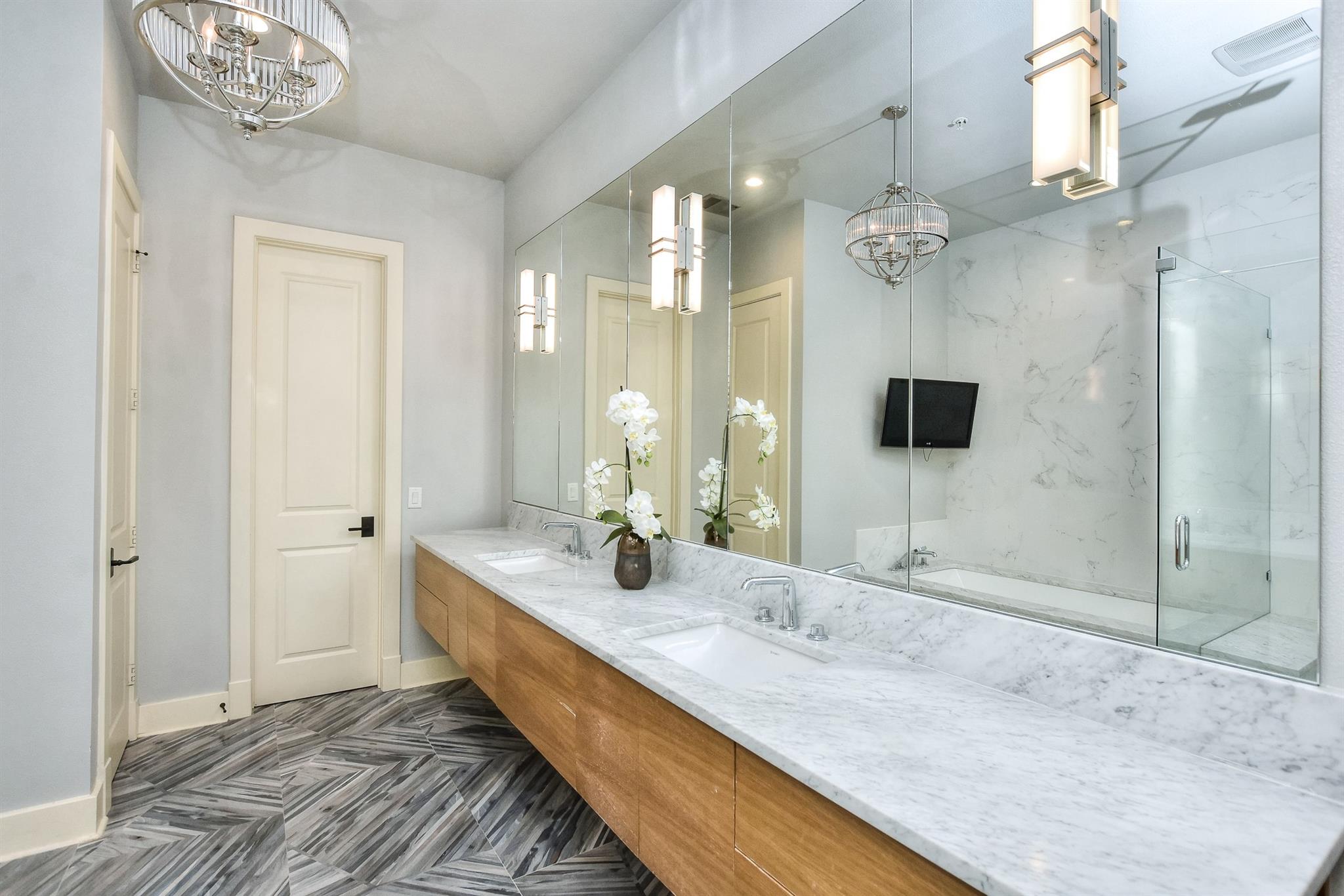 1529 Barton Springs Rd # 16, Austin, TX 78704