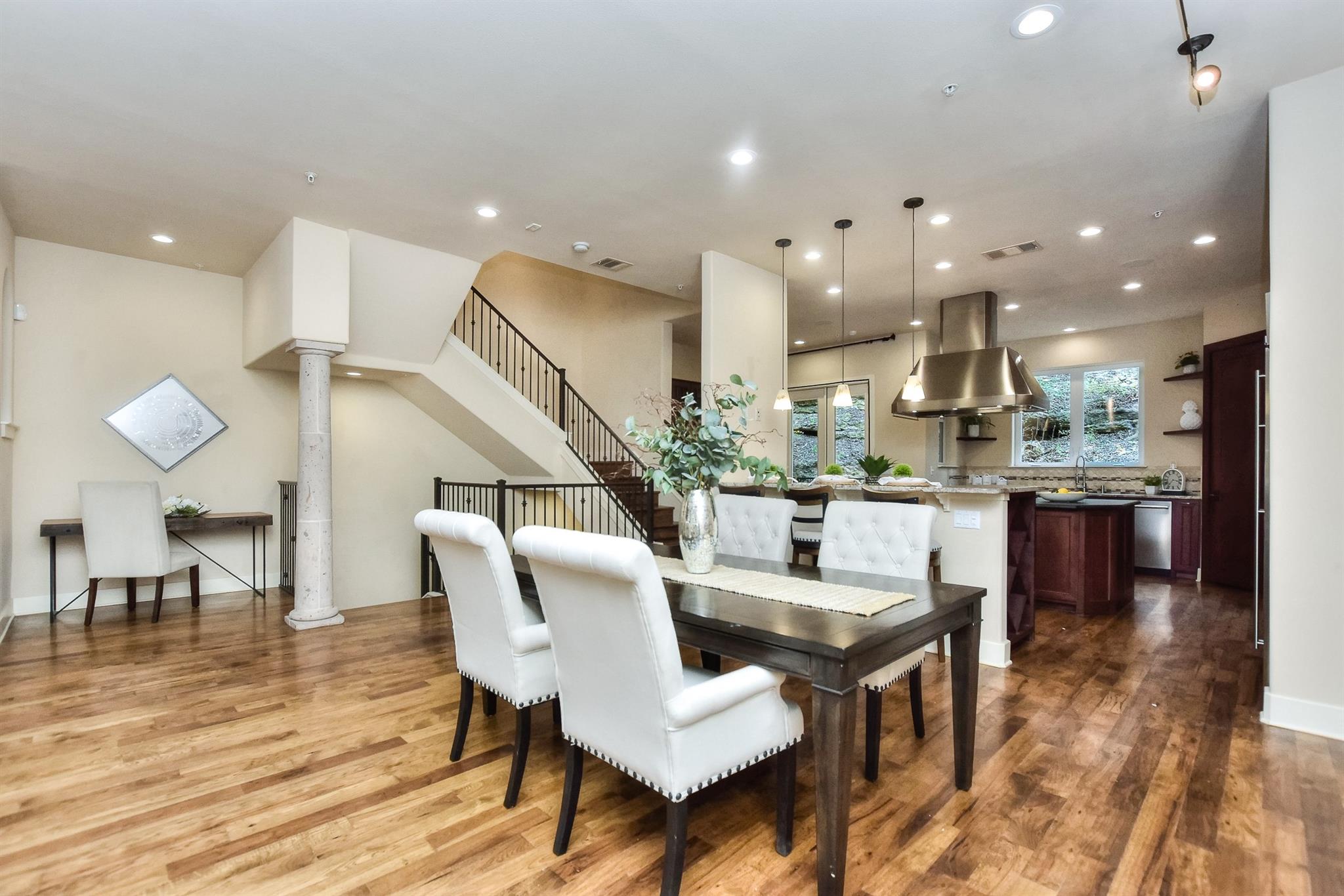 1529 Barton Springs Rd # 16, Austin, TX 78704