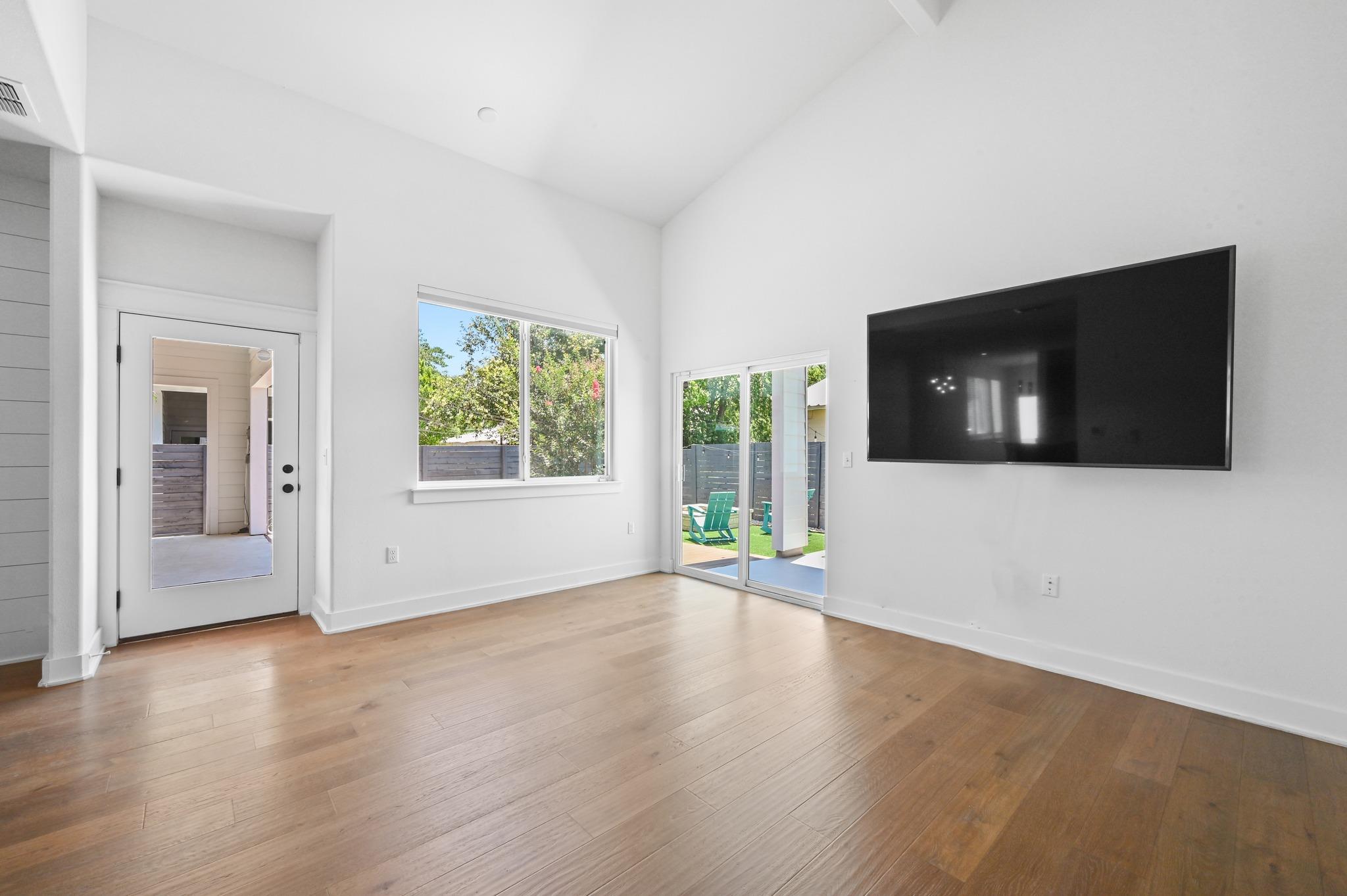 1409 Casey St # B, Austin, TX 78745