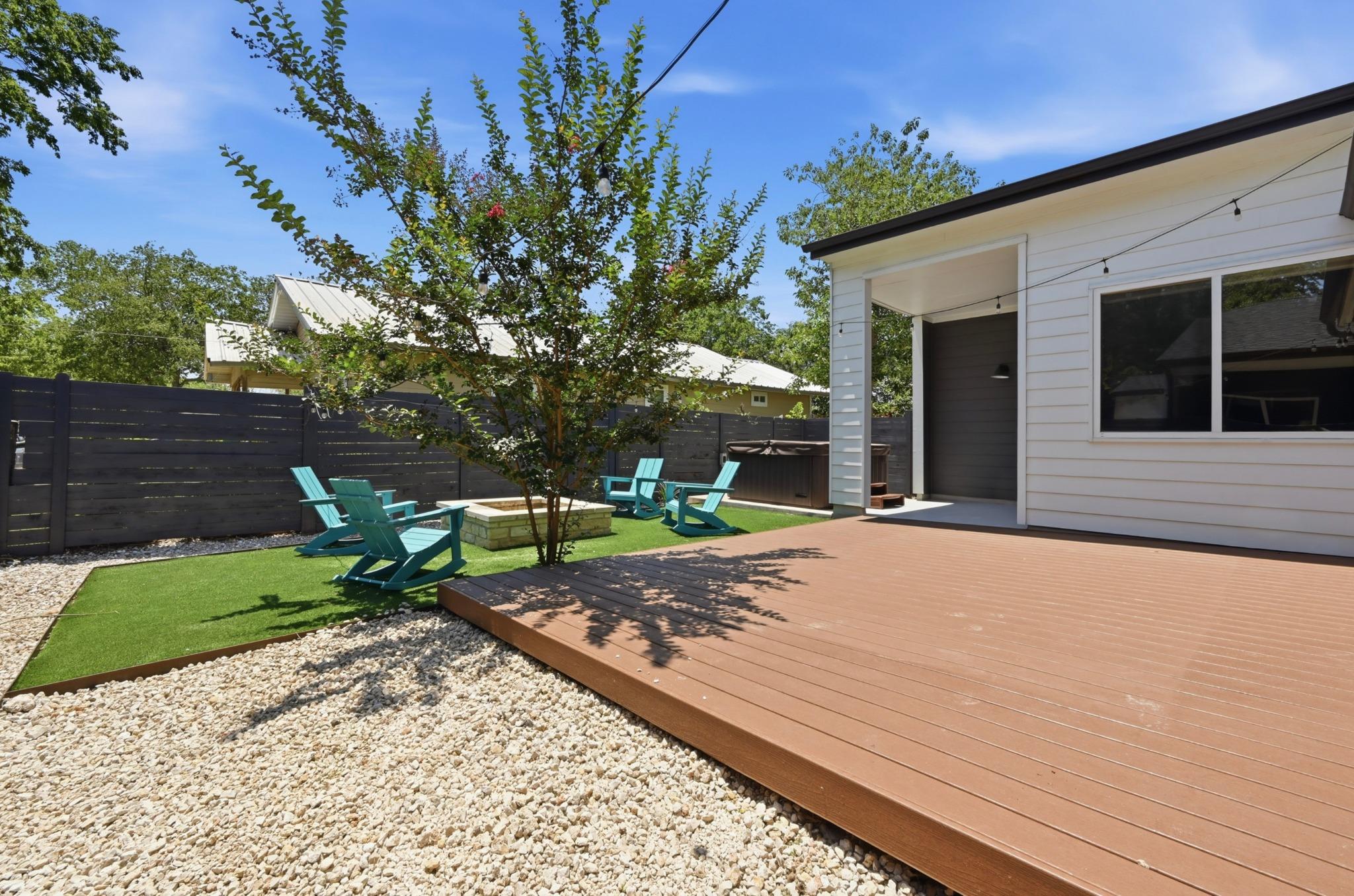 1409 Casey St # B, Austin, TX 78745