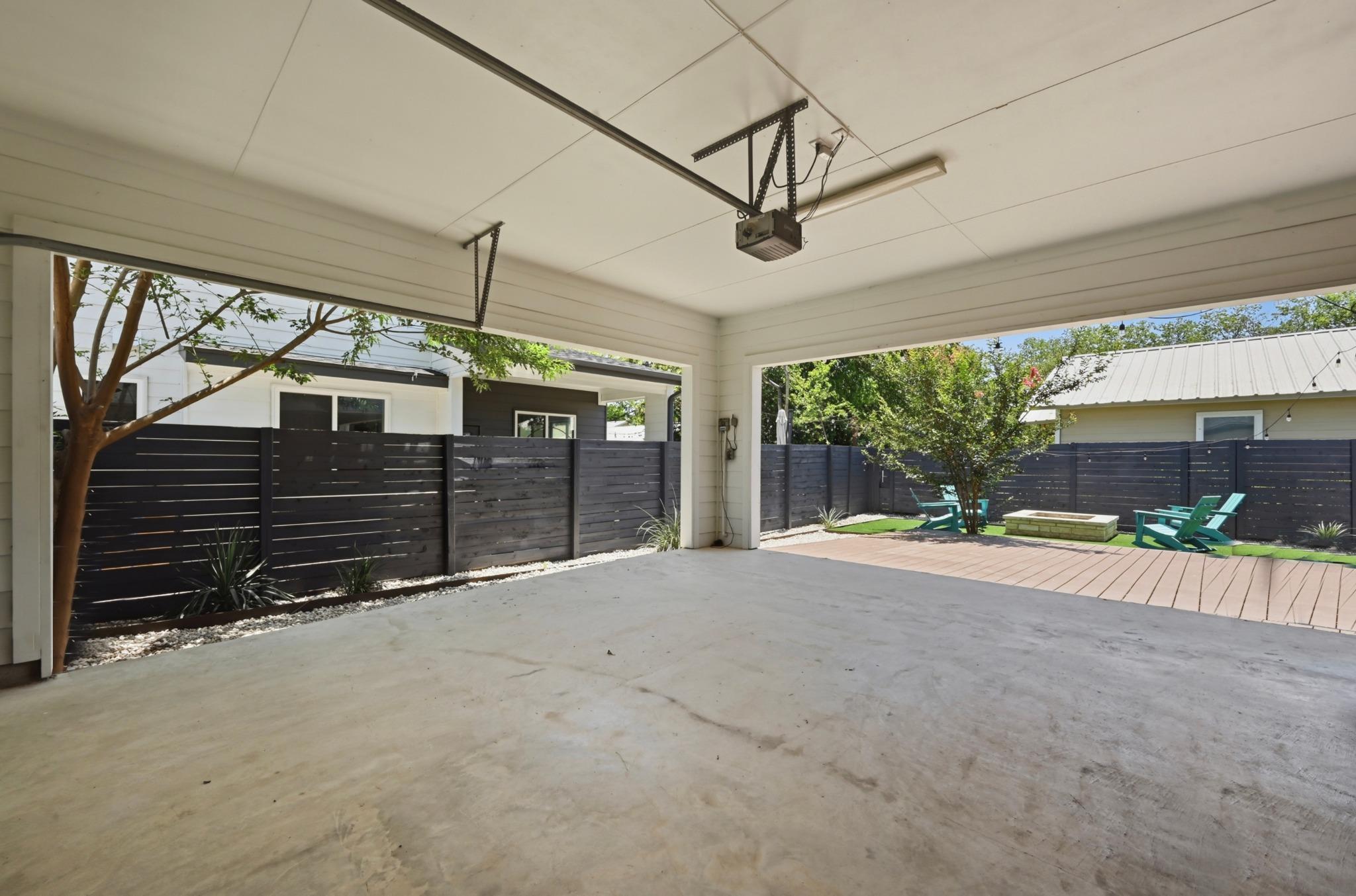 1409 Casey St # B, Austin, TX 78745