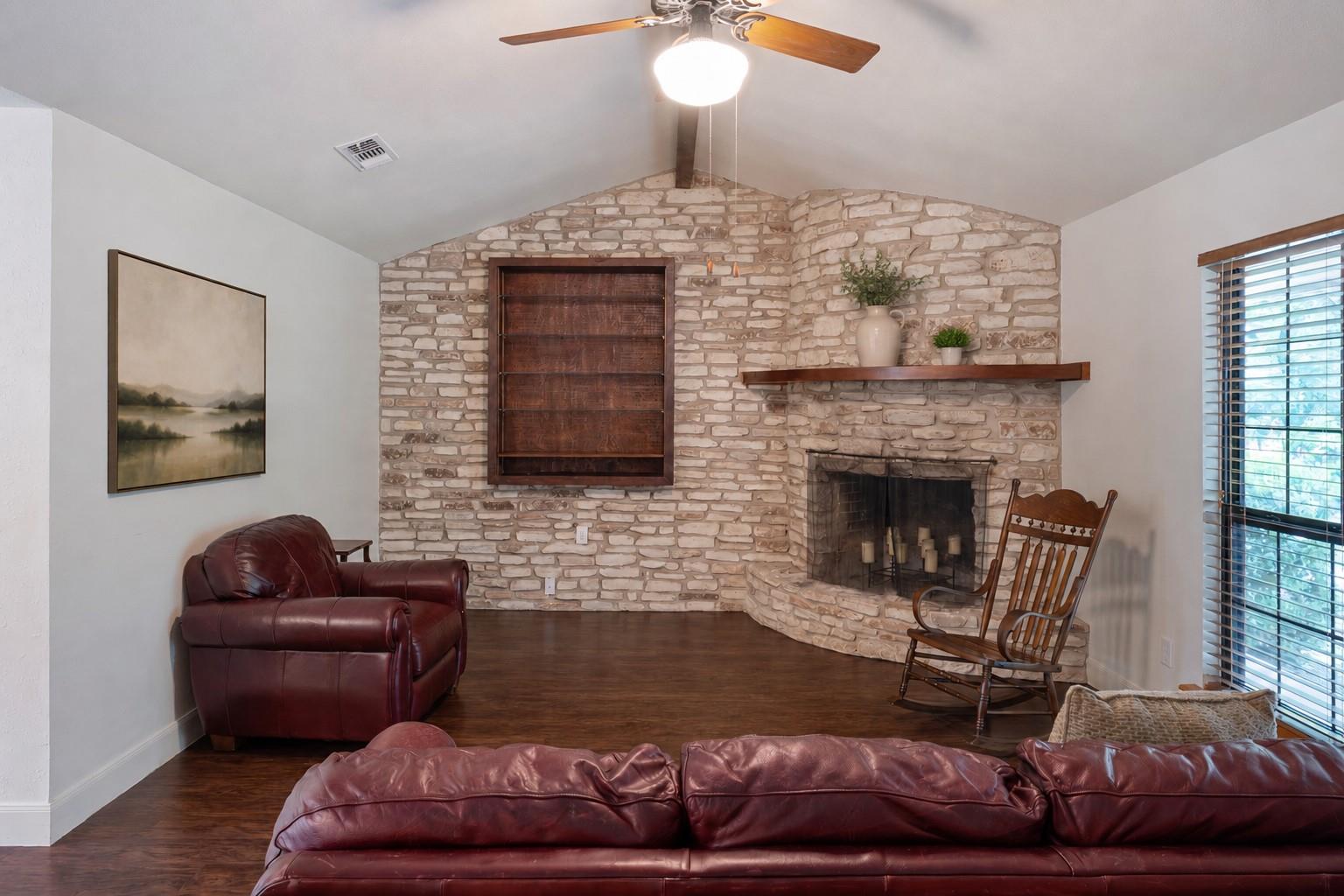407 Suttles Ave, San Marcos, TX 78666