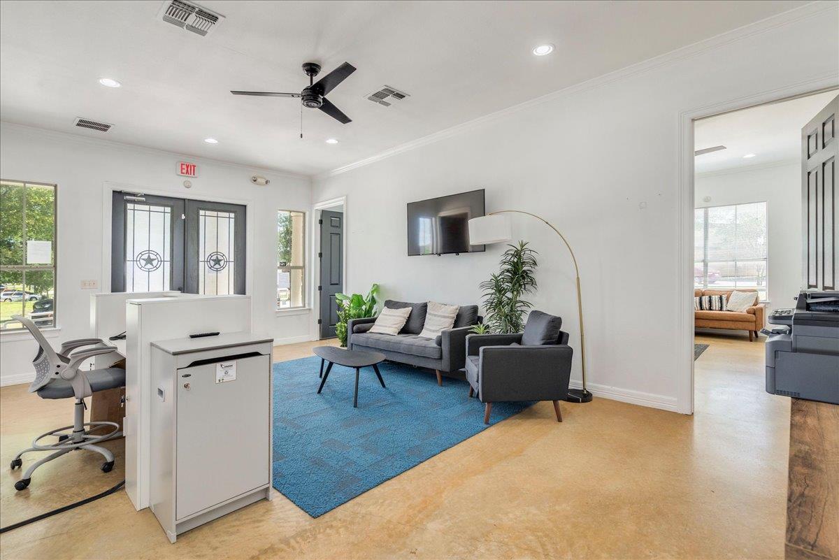130 Hall Professional Ctr, Kyle, TX 78640