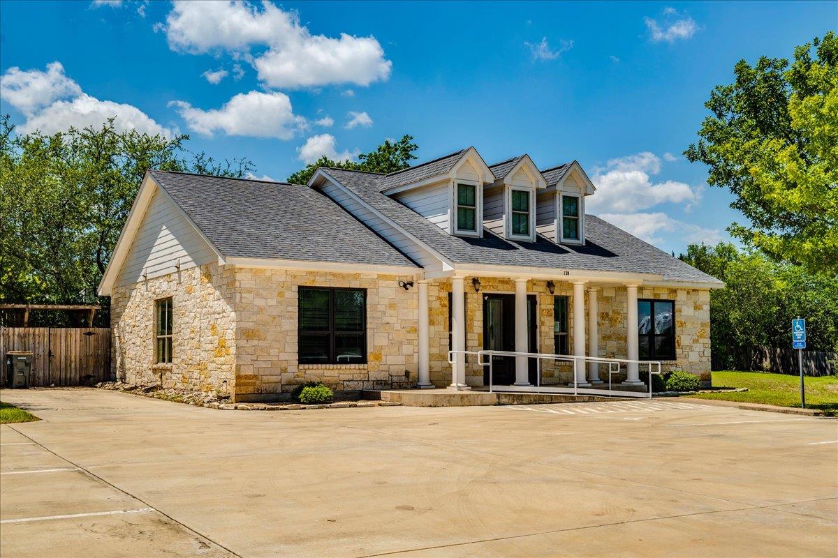 130 Hall Professional Ctr, Kyle, TX 78640