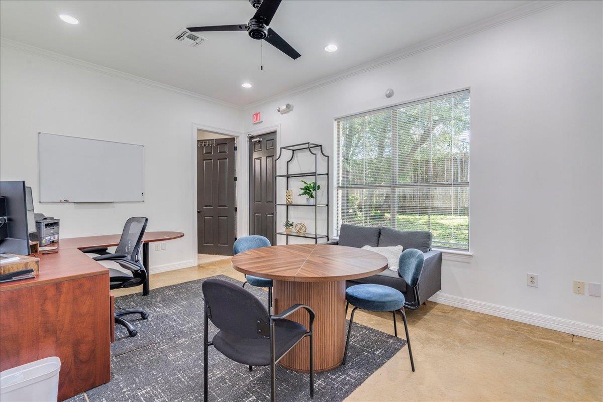 130 Hall Professional Ctr, Kyle, TX 78640