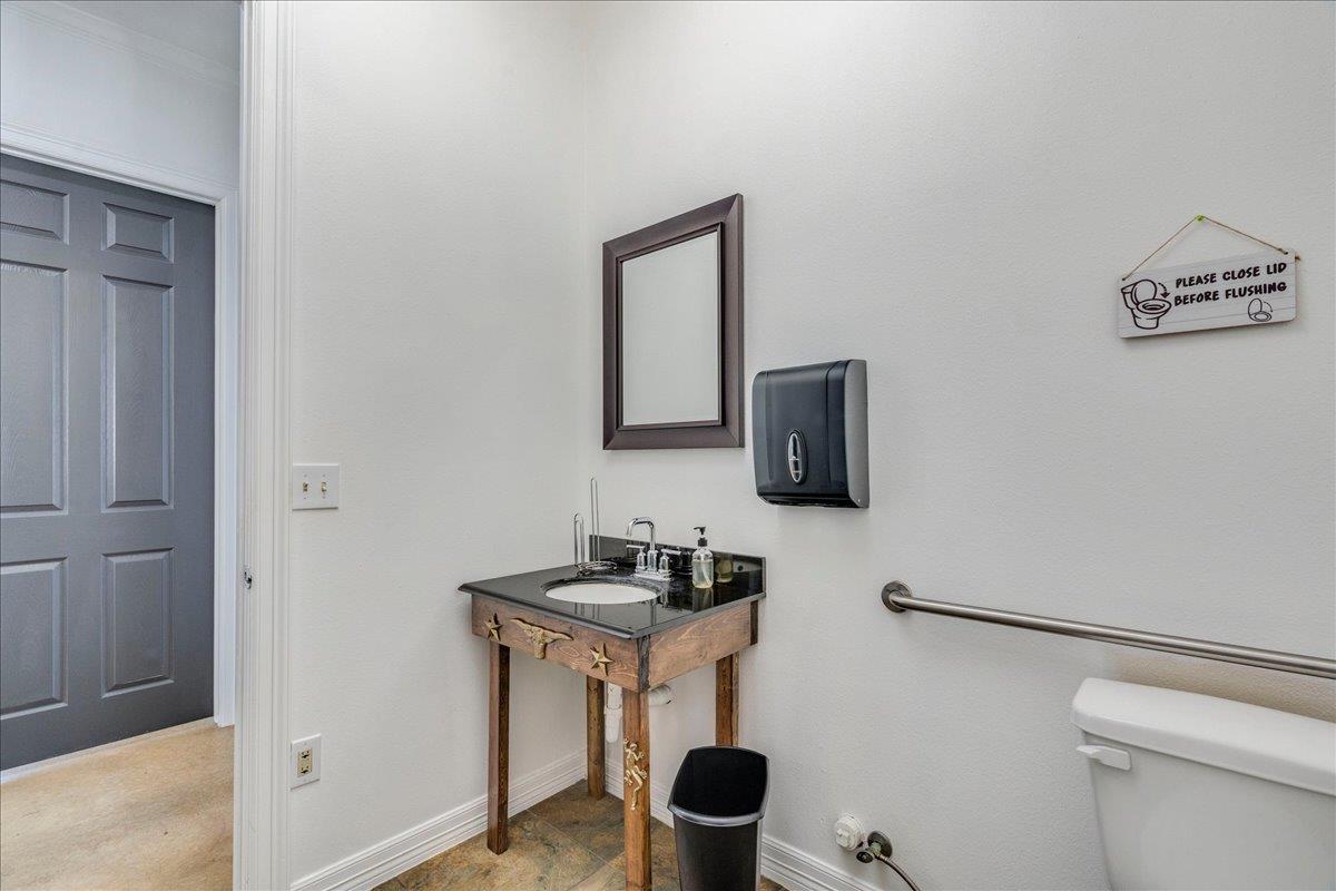 130 Hall Professional Ctr, Kyle, TX 78640