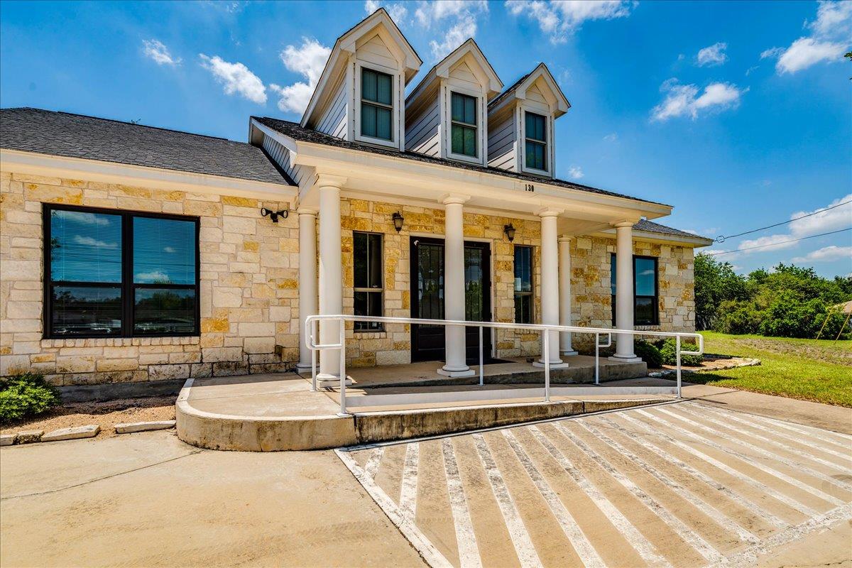 130 Hall Professional Ctr, Kyle, TX 78640