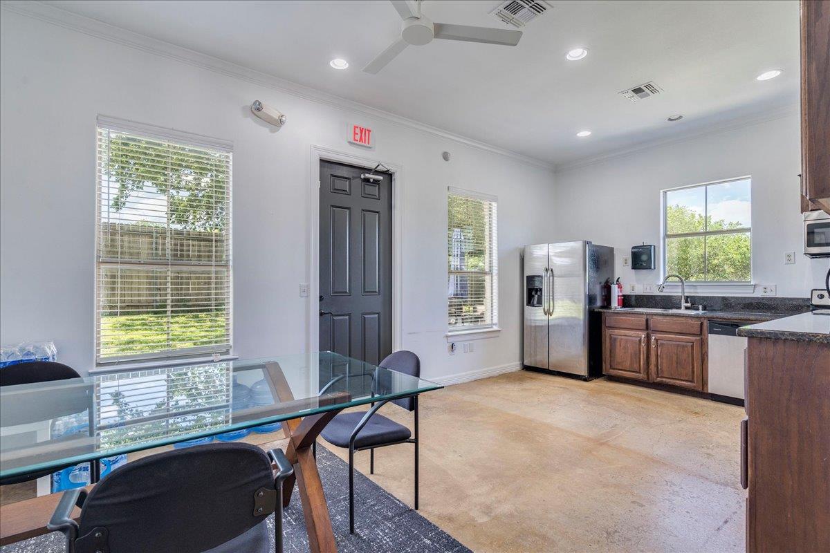 130 Hall Professional Ctr, Kyle, TX 78640