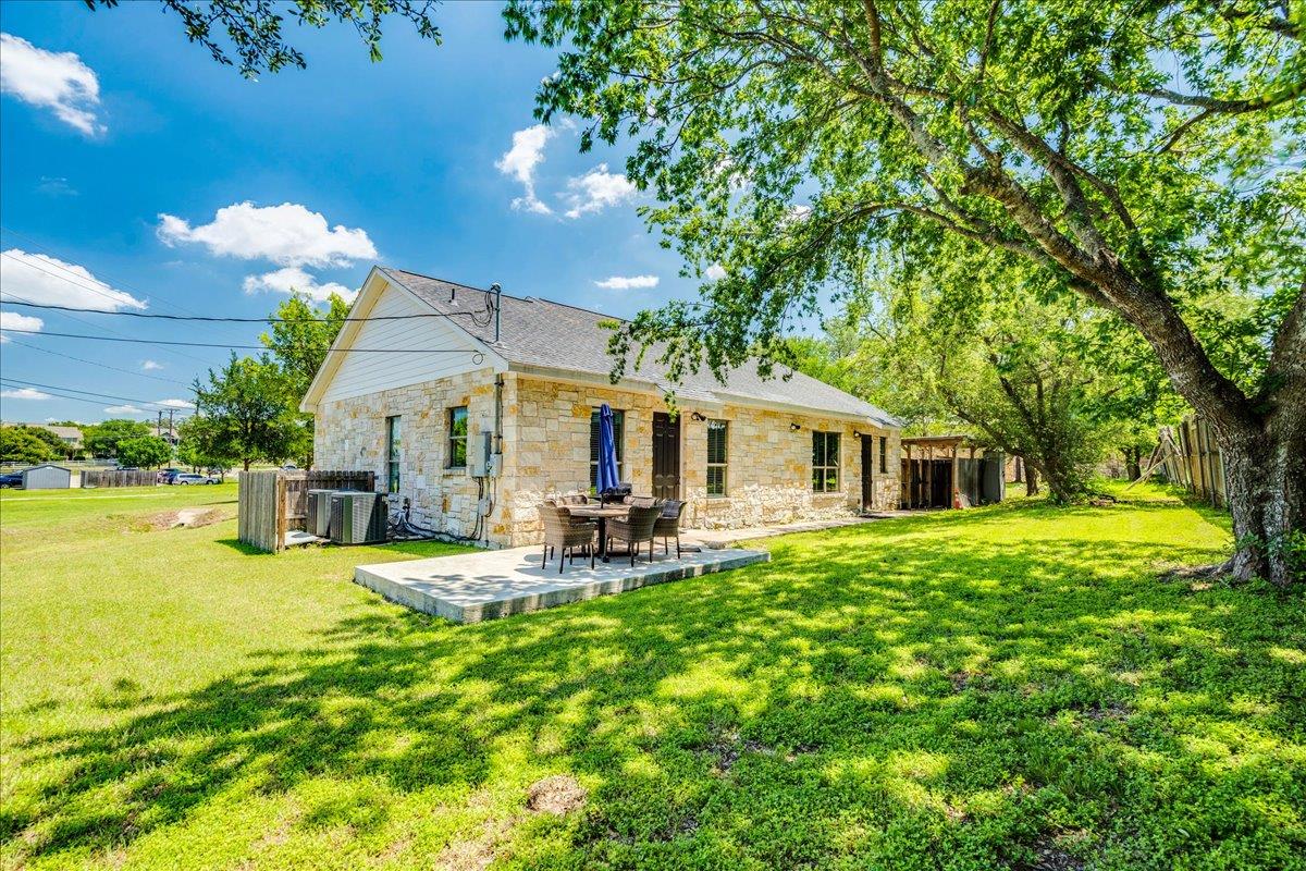 130 Hall Professional Ctr, Kyle, TX 78640