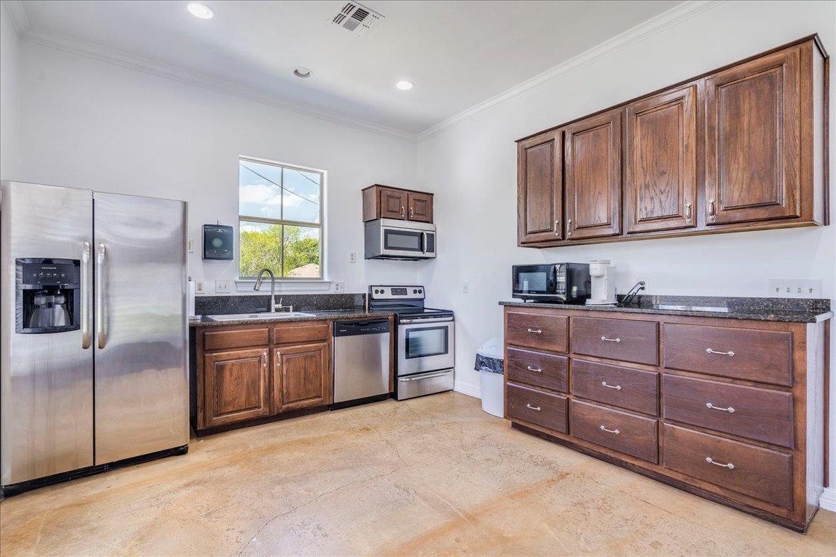 130 Hall Professional Ctr, Kyle, TX 78640