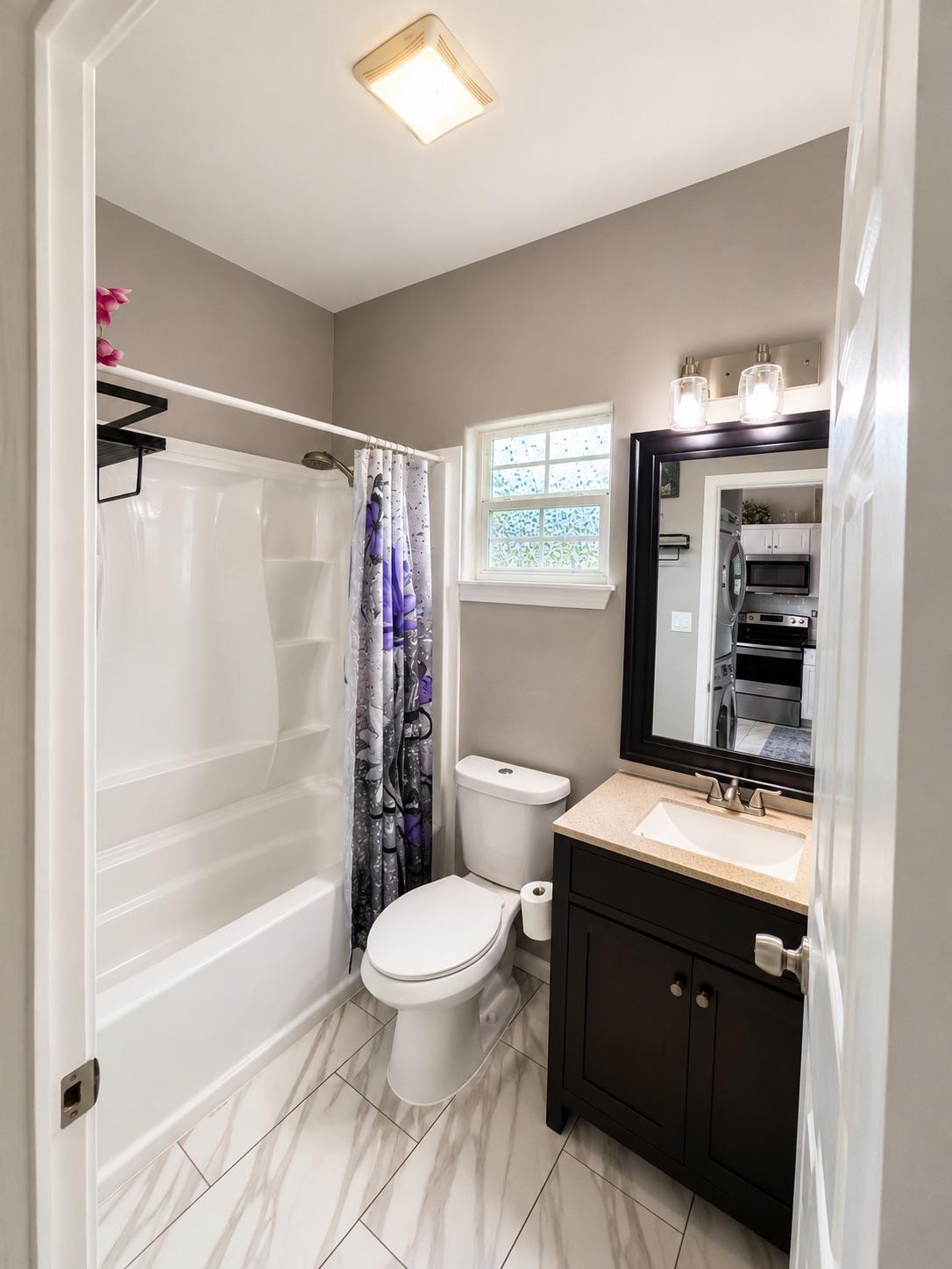 395 Willow Ave, Luling, TX 78648