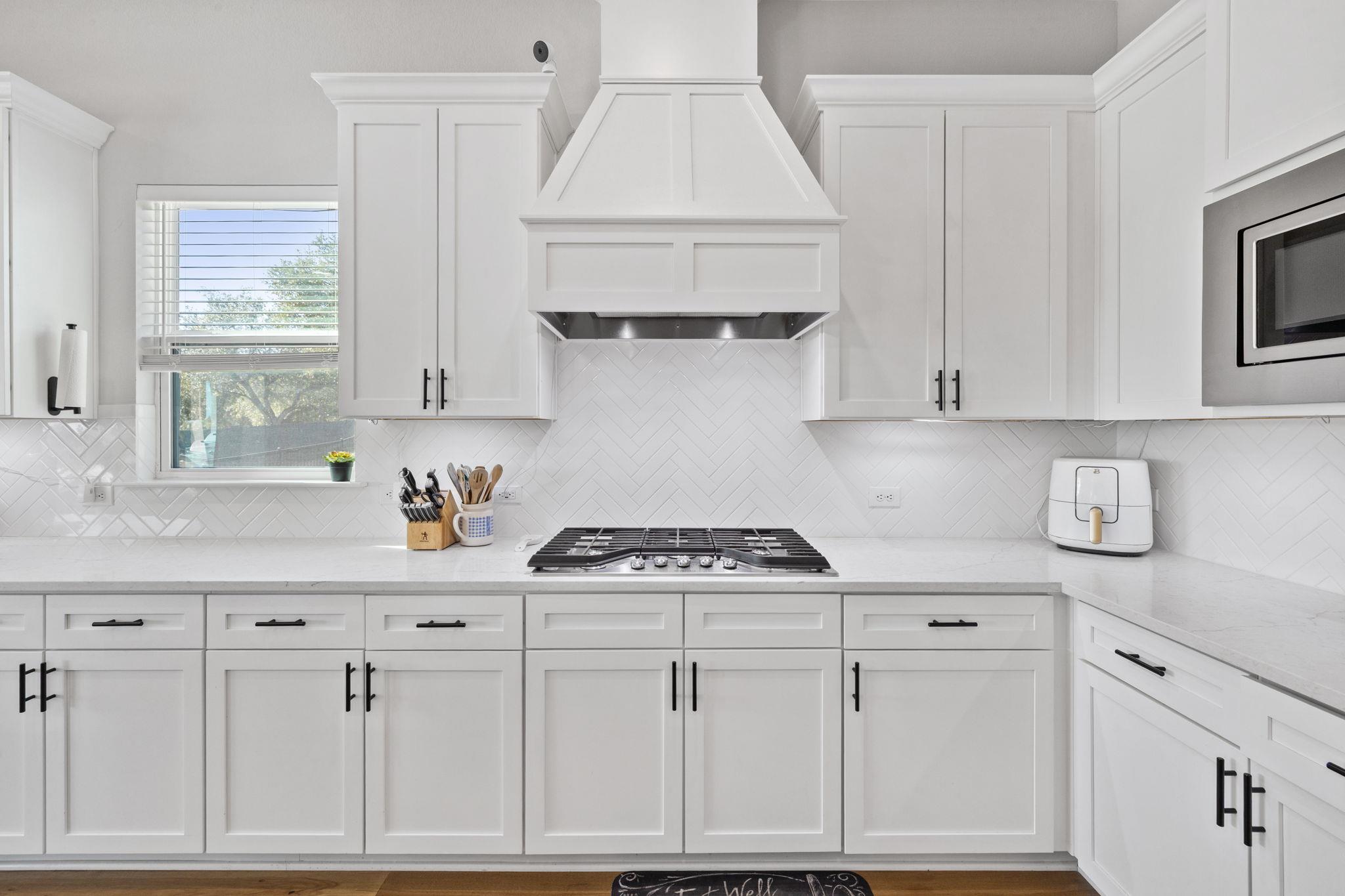 225 Spicewood Trails Dr, Spicewood, TX 78669