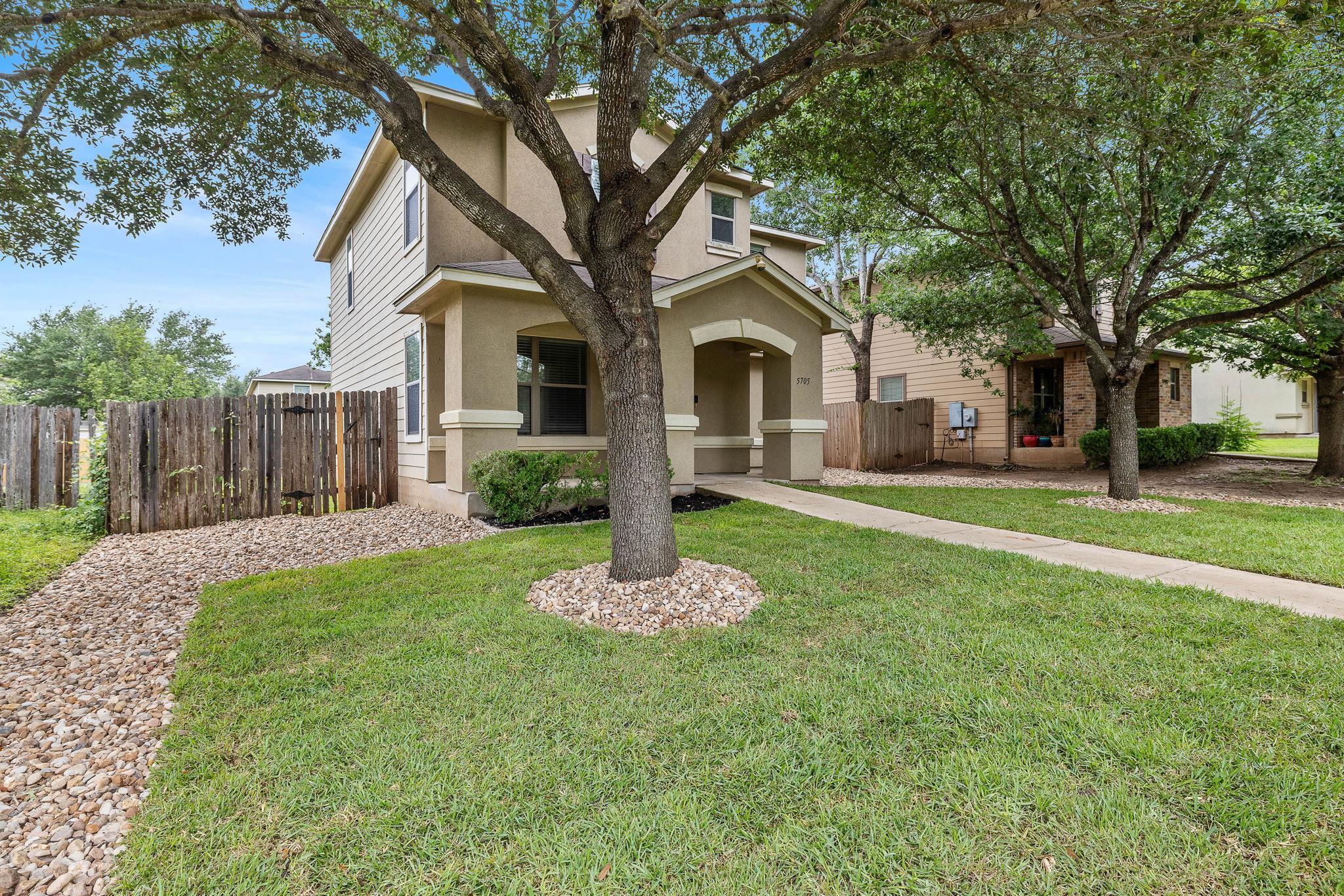 5705 Viewpoint Dr, Austin, TX 78744