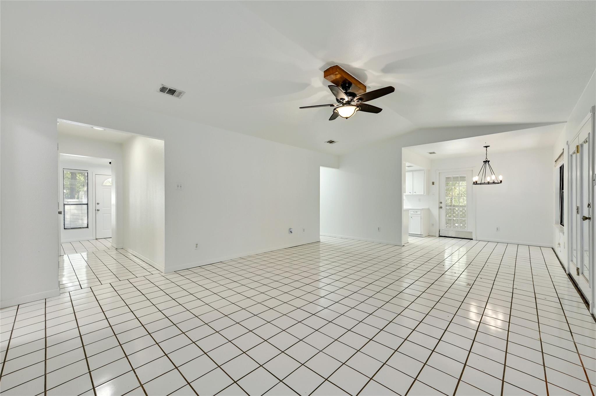 6713 SILVERMINE Dr, Austin, TX 78736