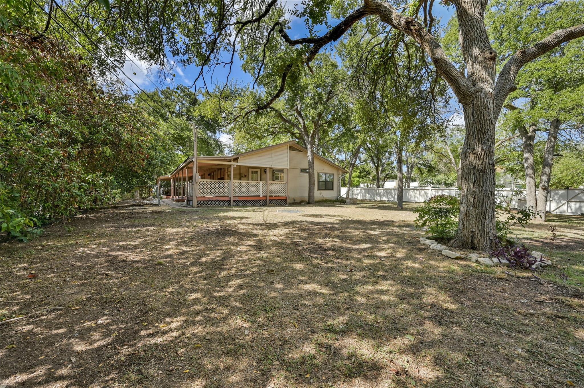 6713 SILVERMINE Dr, Austin, TX 78736
