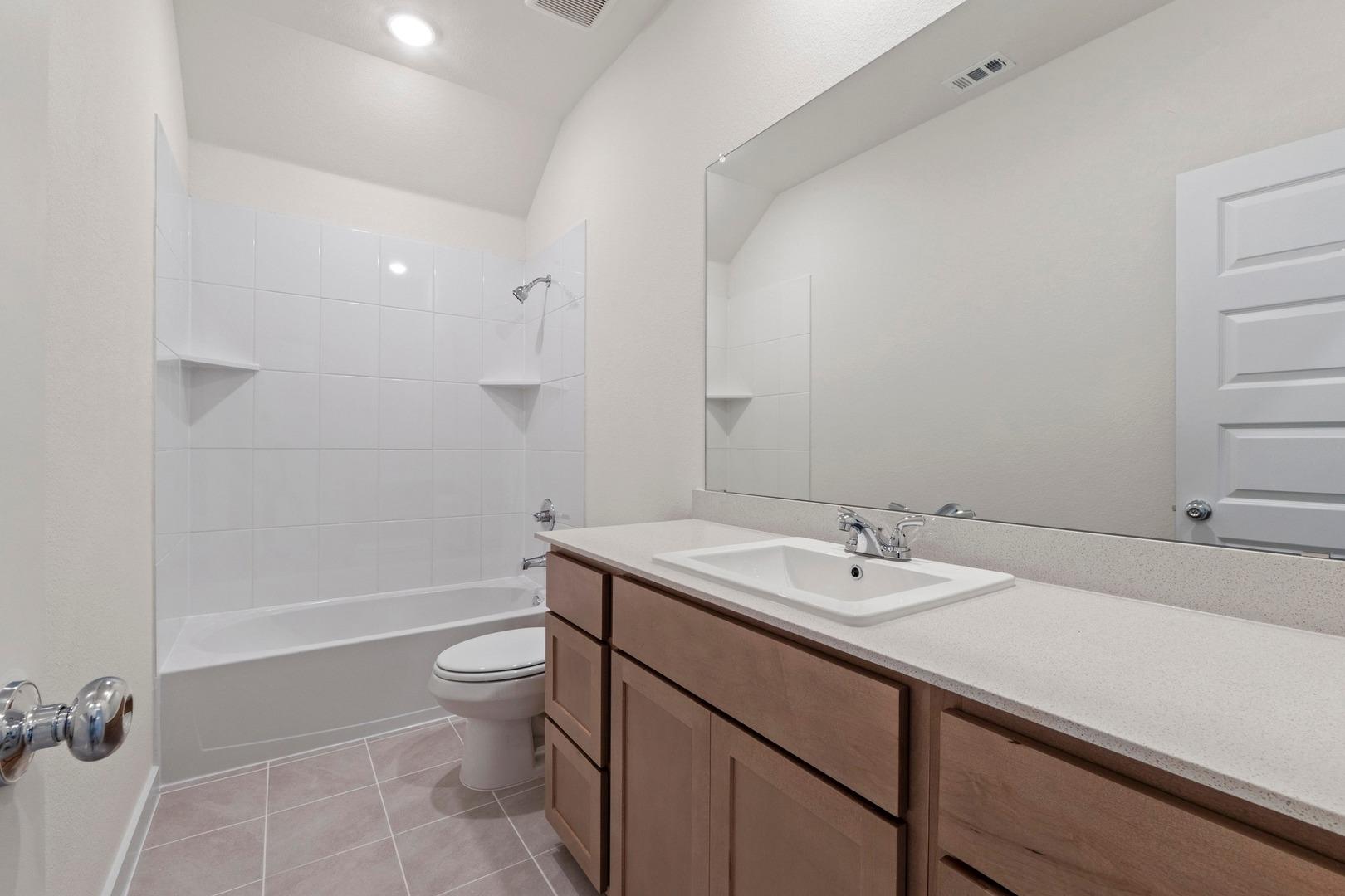 1104 Universal Dr, Hutto, TX 78634