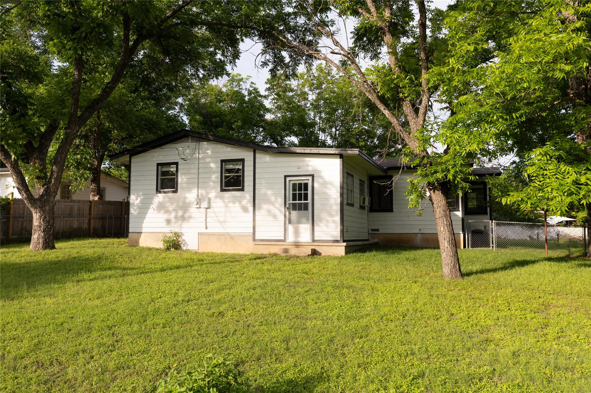 22 Steele St, Lampasas, TX 76550