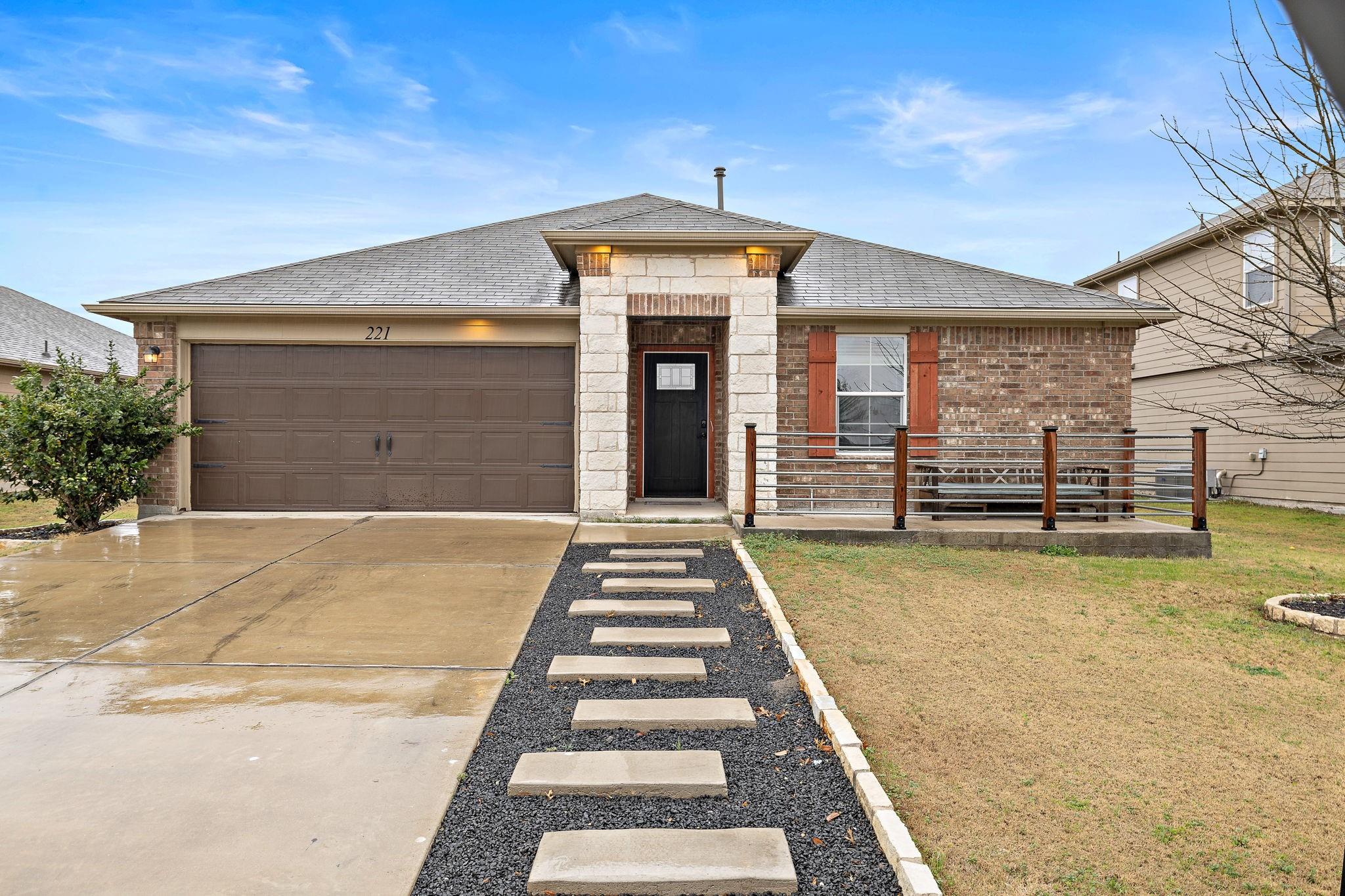 221 Camellia Dr, Hutto, TX 78634