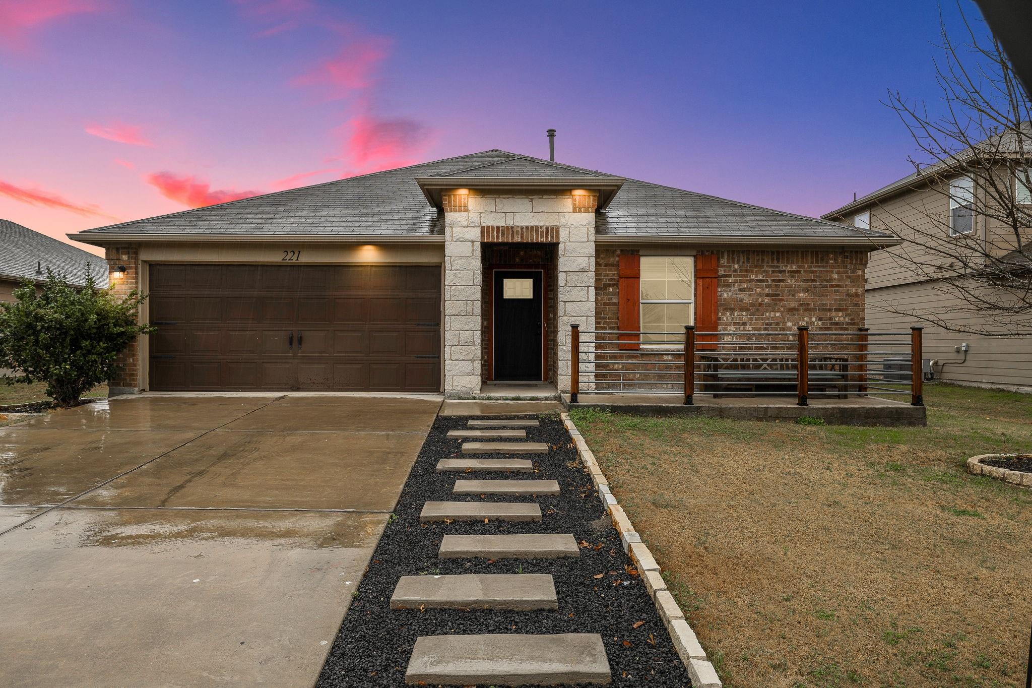 221 Camellia Dr, Hutto, TX 78634